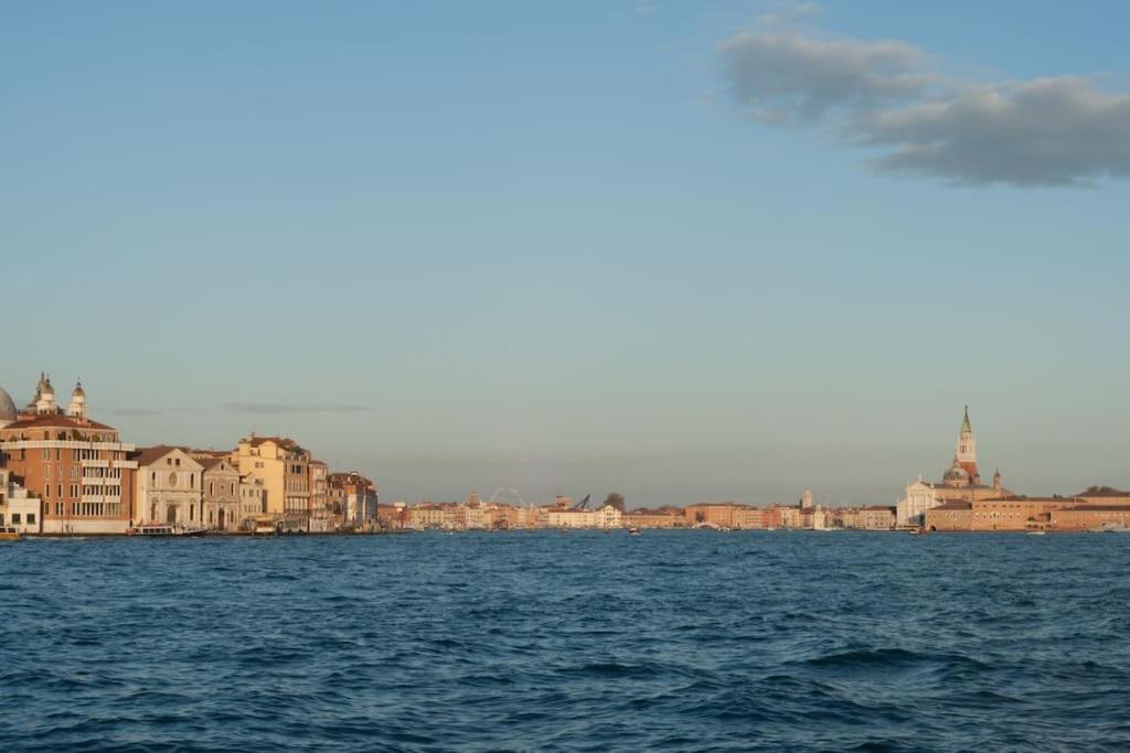 Ca' Ferrando, Brand New Apartment, Experienced Host! Appartement *