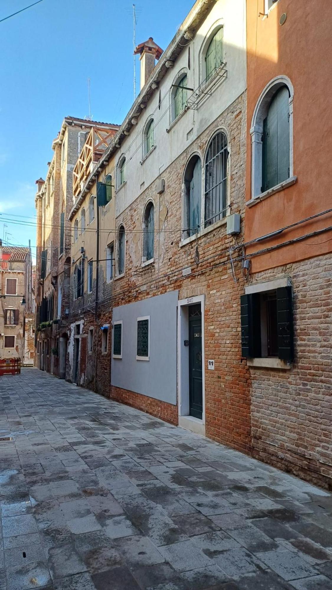 La Bella - Entire Private Apartment