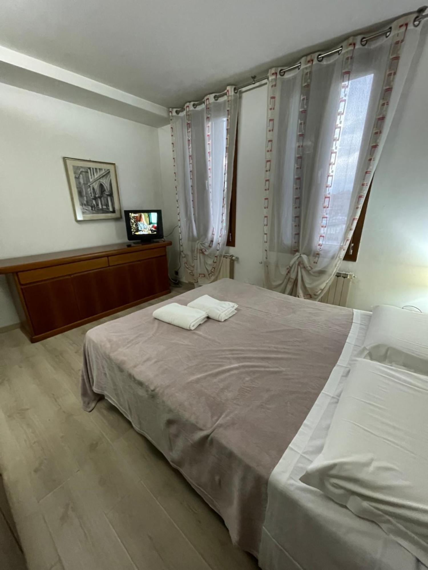 Harry's Canal View Appartement *