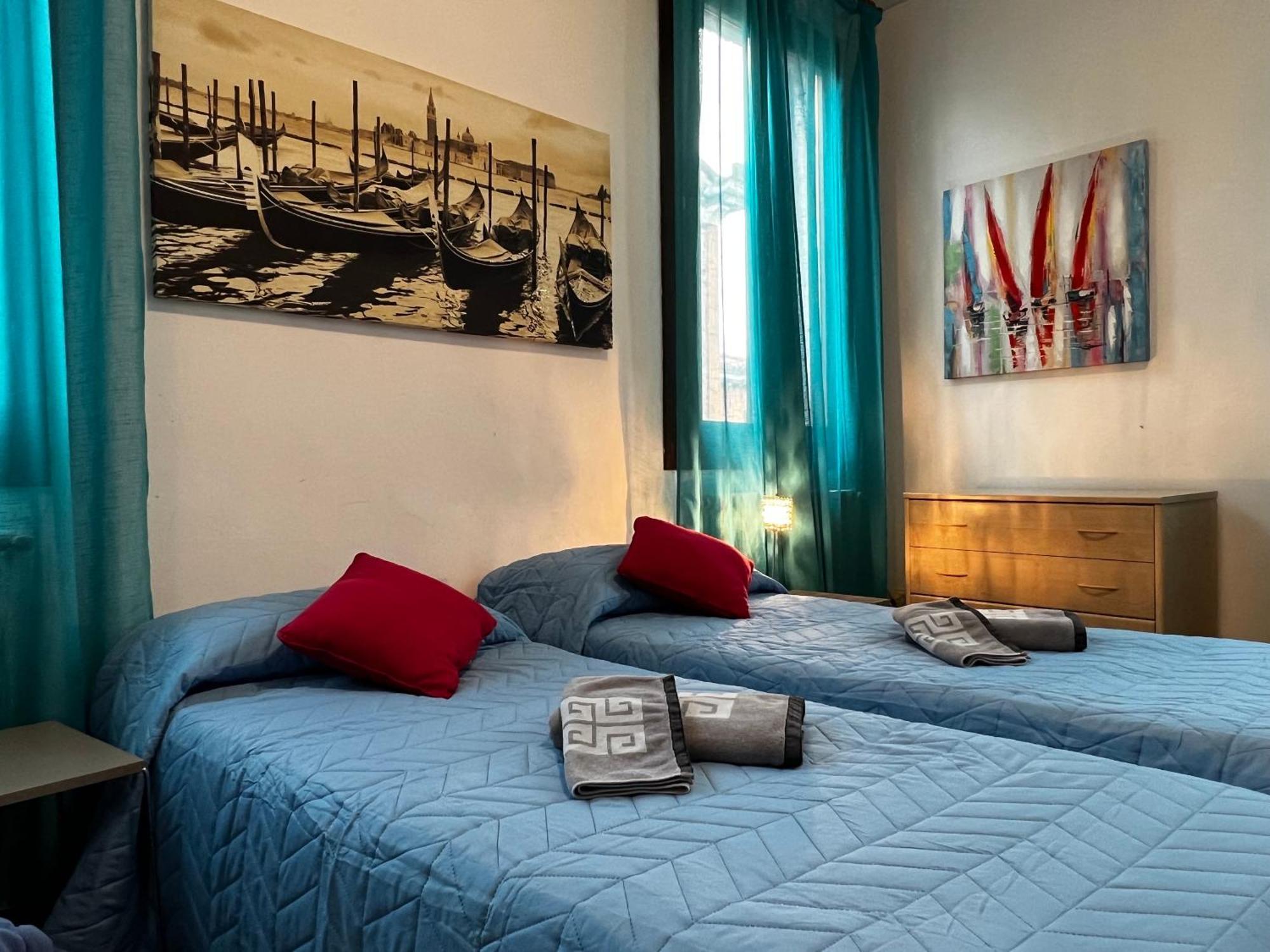 Appartamento Tintoretto 1 Con Terrazza Sopra Il Tetto, 3 Bagni, 3 Grandi Da Letto, Super Nuovo Venezia