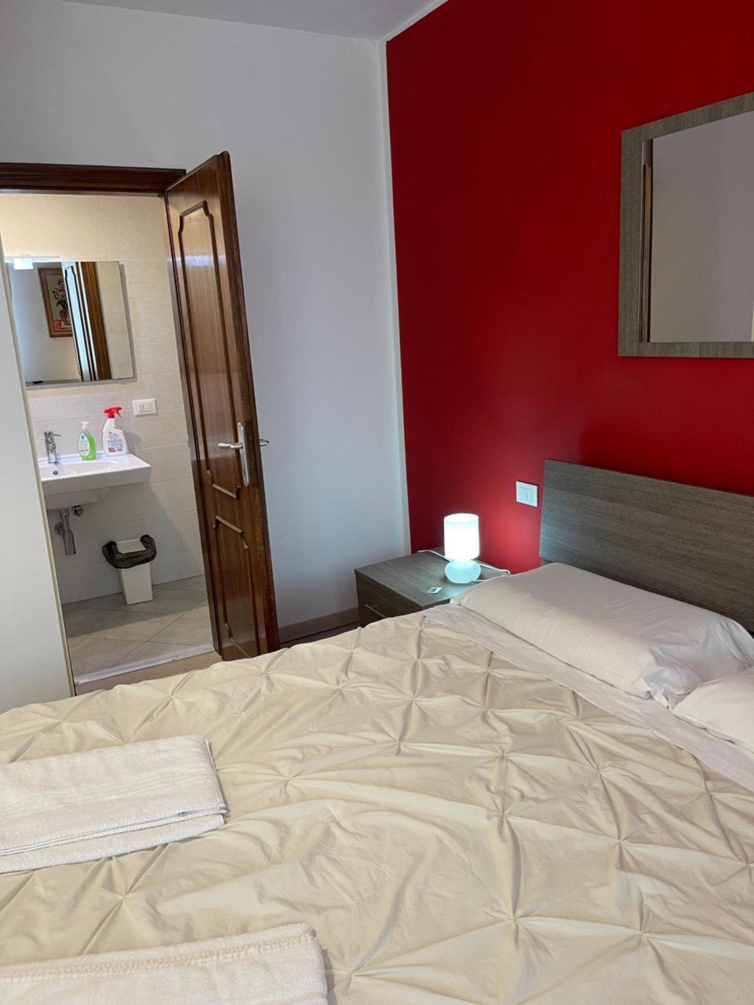 Romantic Enchantment With Private Bathroom Venise