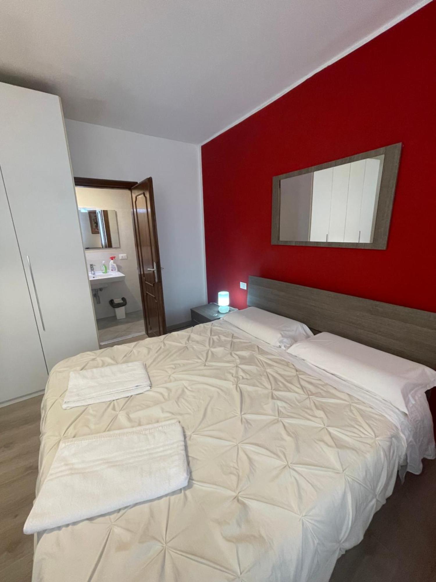 Romantic Enchantment With Private Bathroom