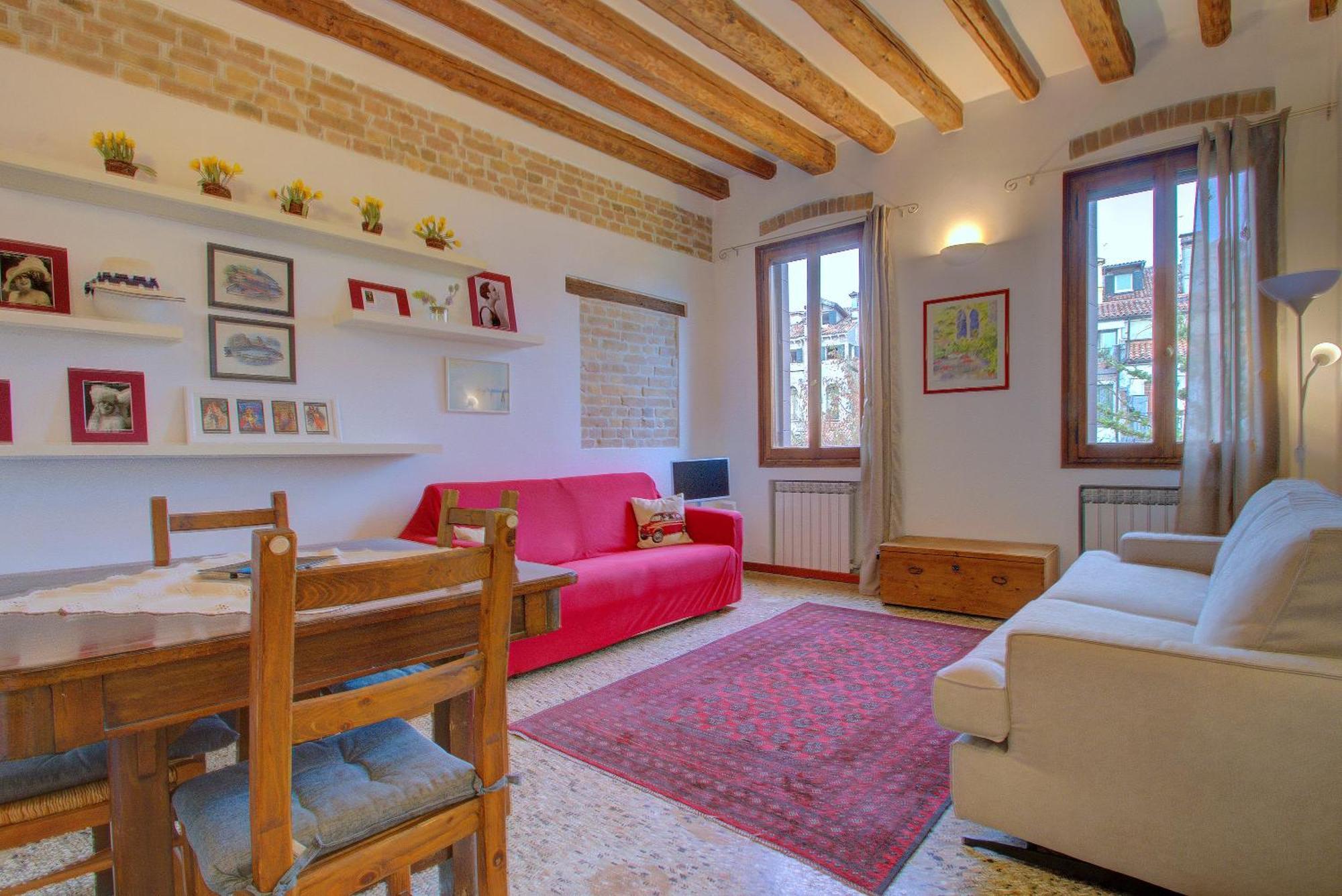 Moretta Get-by-train Apartment *