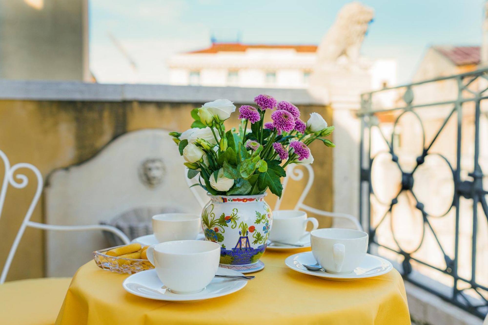 Due Leoni Terrace In St Mark's Square * Venedig