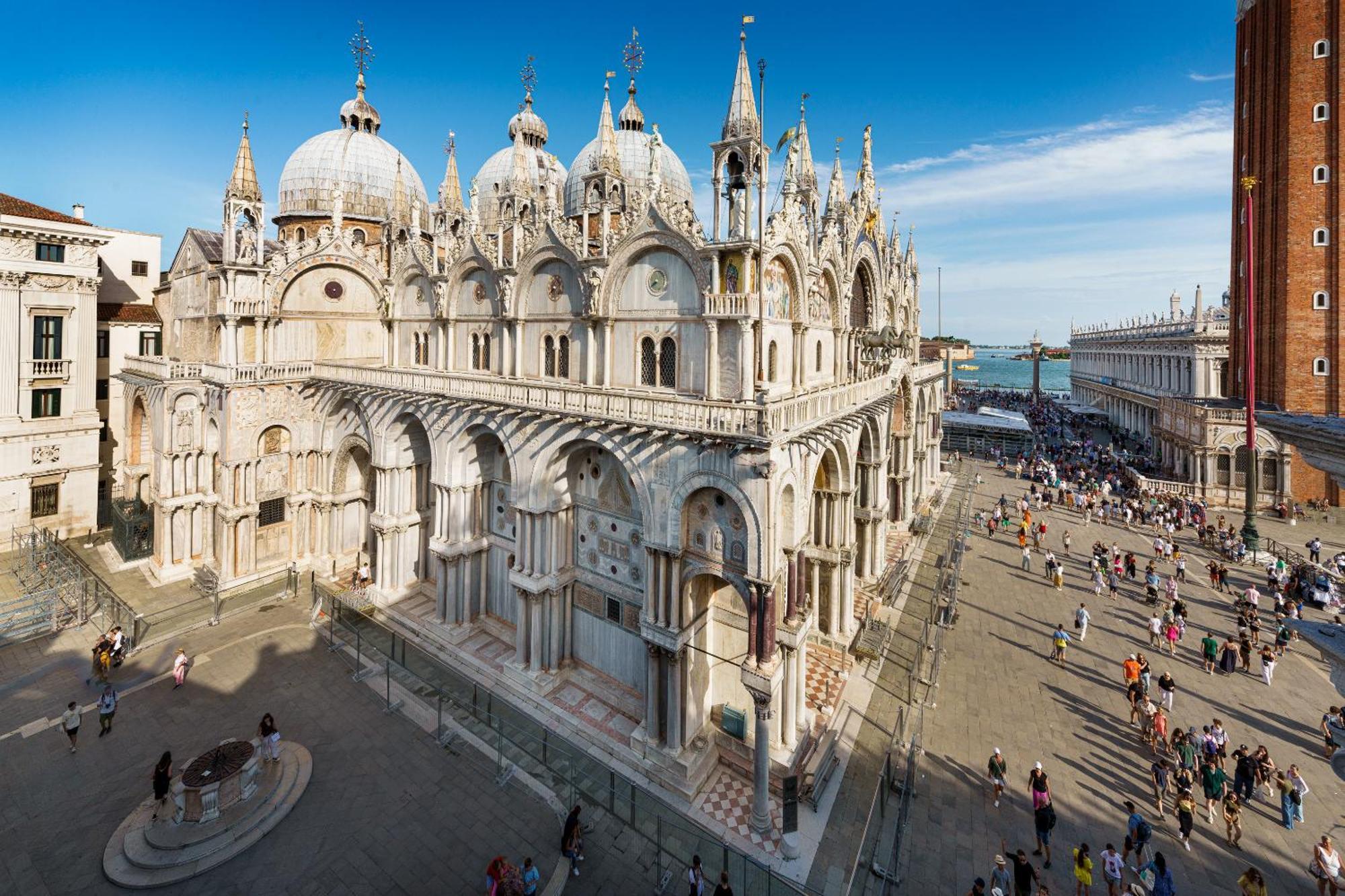 Due Leoni Terrace In St Mark's Square Venedig