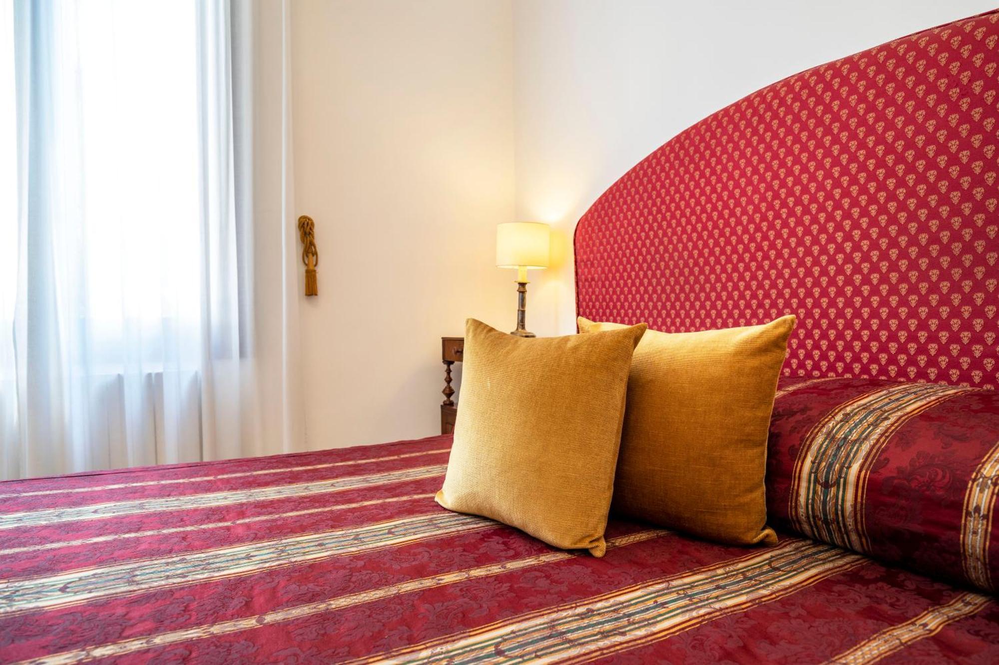 Palazzo Schiavoni Residenza D'epoca & Suite-apartments