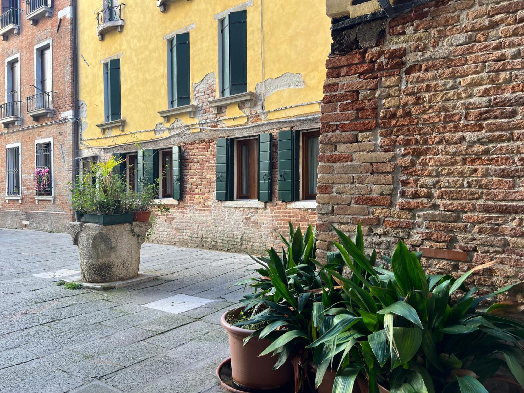 Residenza Scala Del Bovolo * Venise