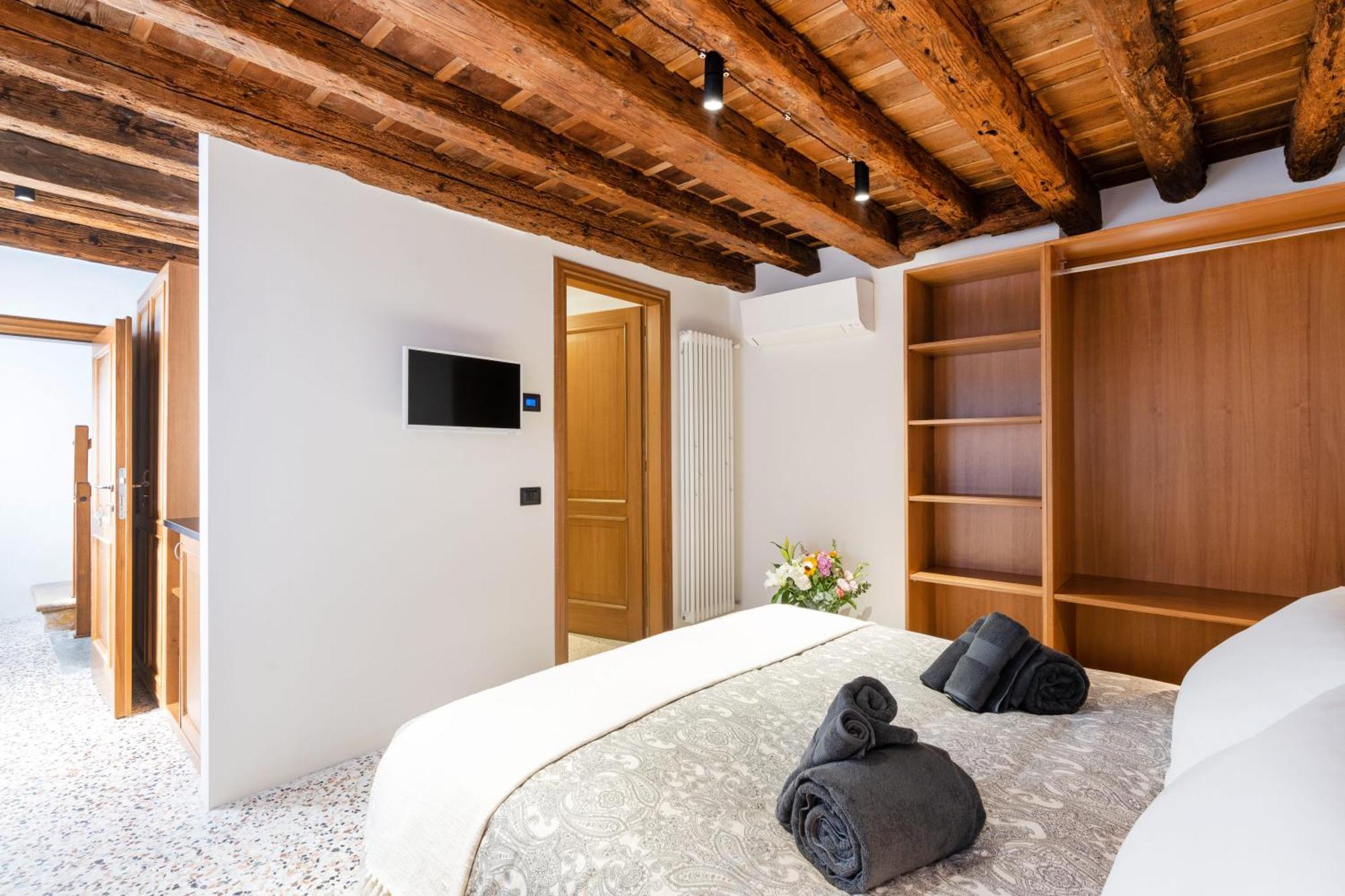 Intera Palazzina Al Centro Di Hébergement de vacances Venise