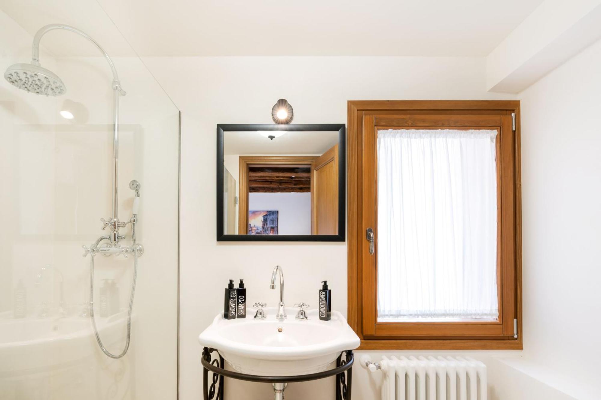 Intera Palazzina Al Centro Di Venise