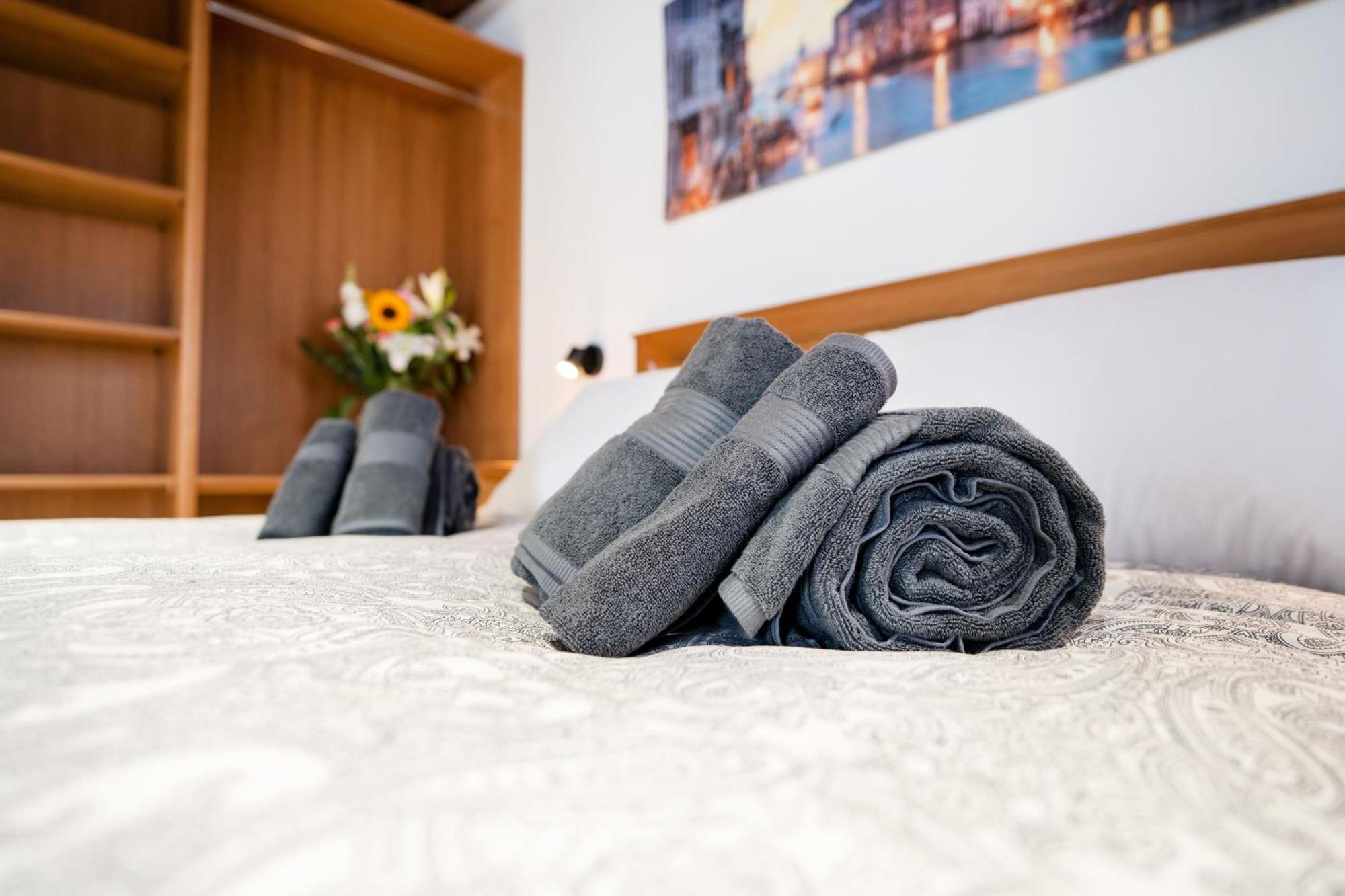 Intera Palazzina Al Centro Di Hébergement de vacances *