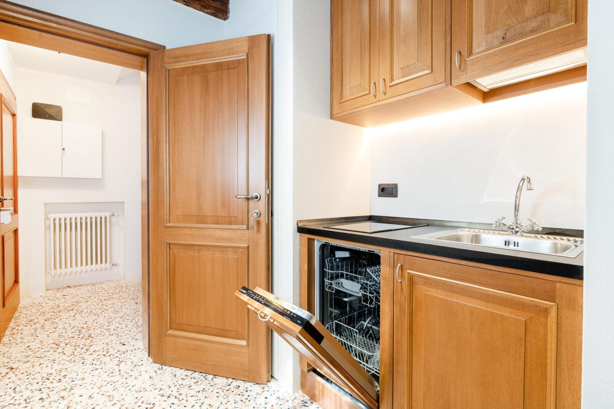 Intera Palazzina Al Centro Di Hébergement de vacances Venise