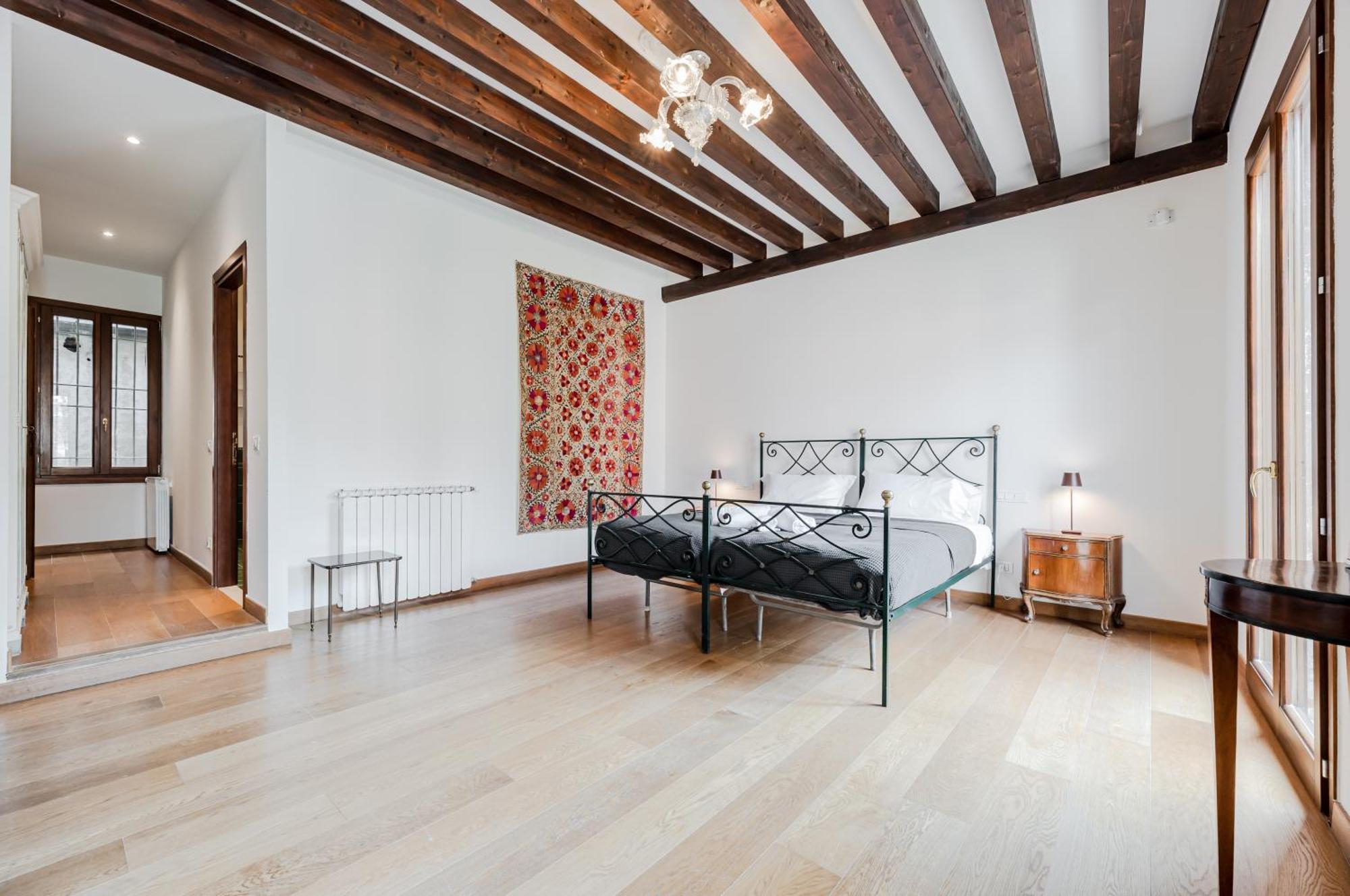 Apartment Elegant 7 Minutes From Piazza San Marco!