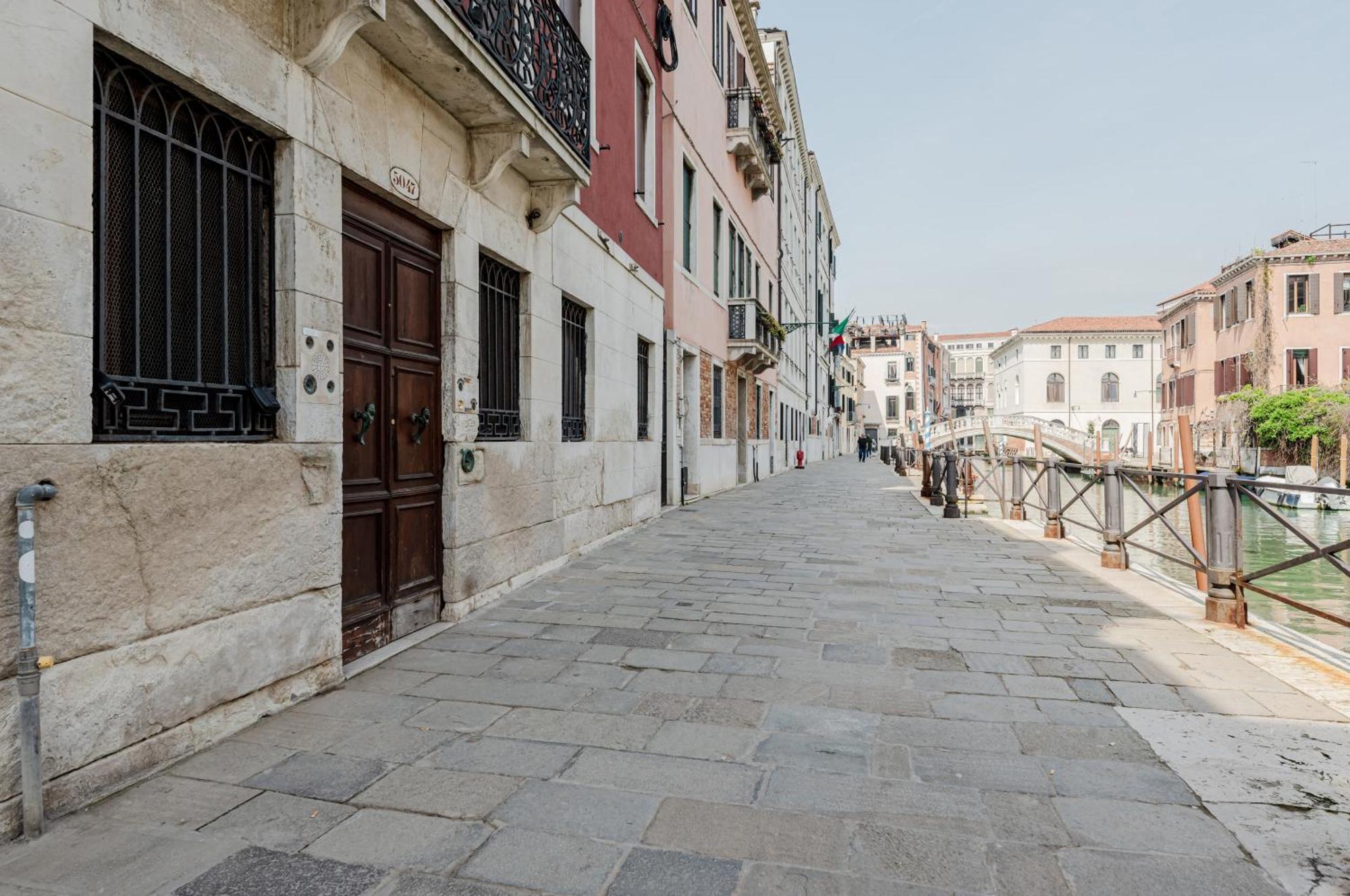 Apartment Elegant 7 Minutes From Piazza San Marco! Venedig