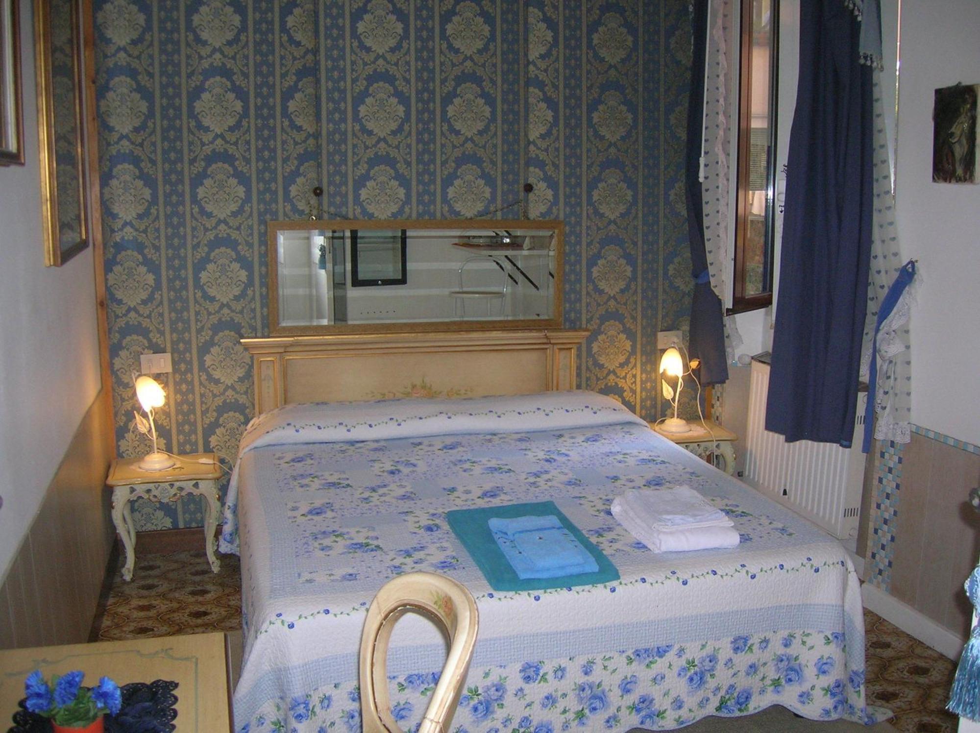 Bed & Breakfast Biennale