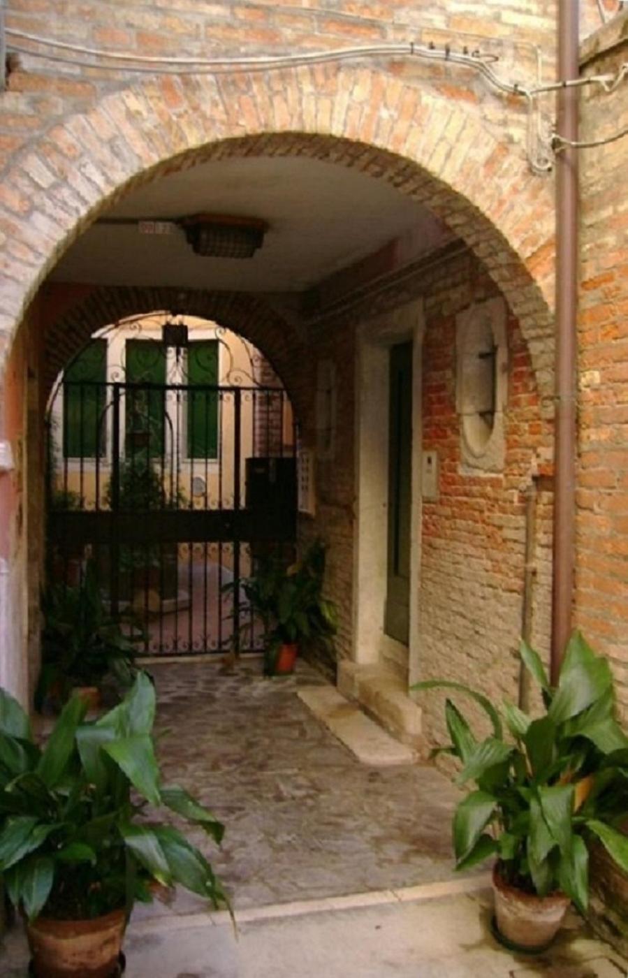 Vakantiehuis San Barnaba Artist's District House