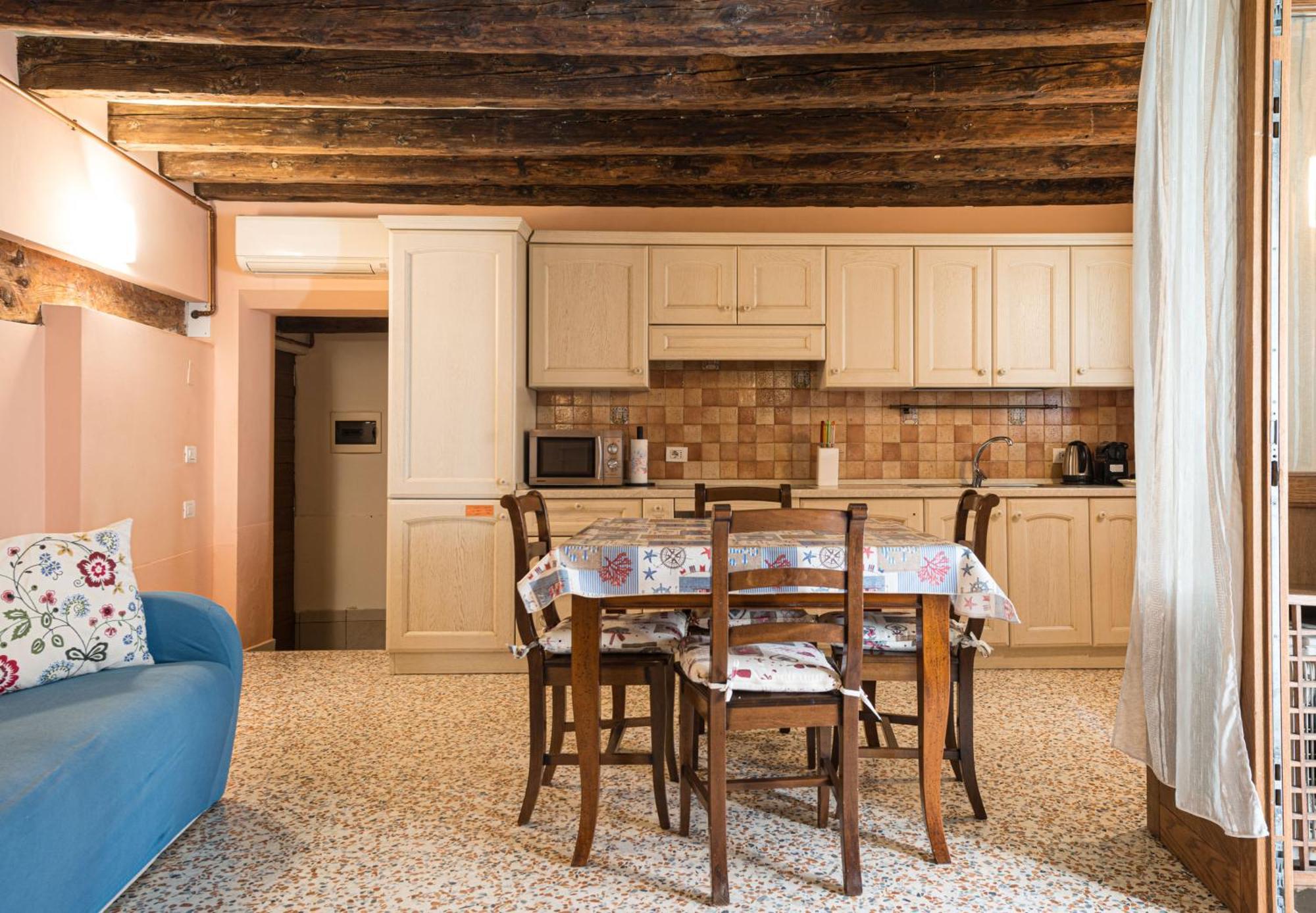 Appartement Lovely Flat With Canal View Near Rialto Bridge *