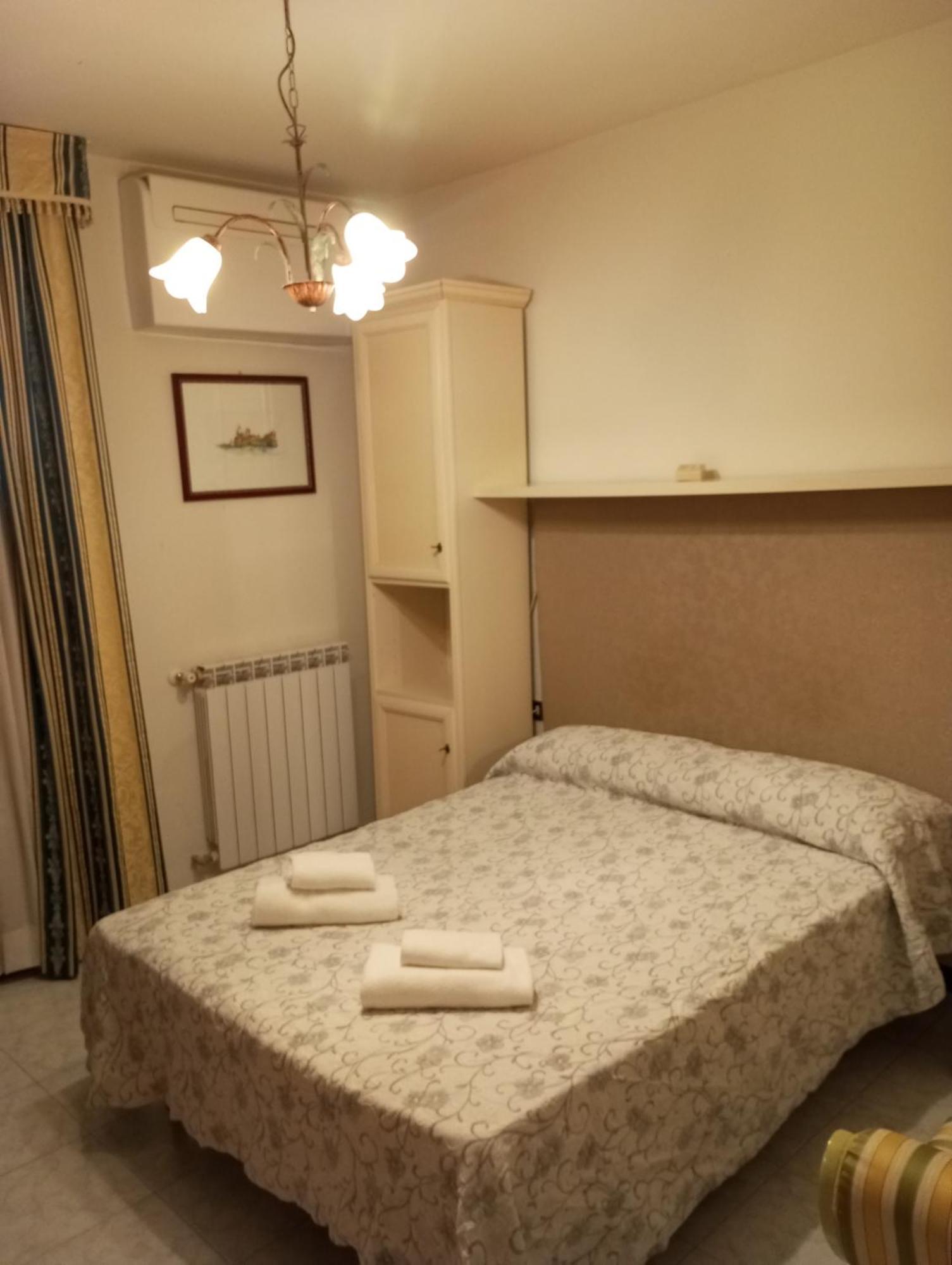 Henry Hotel 2*