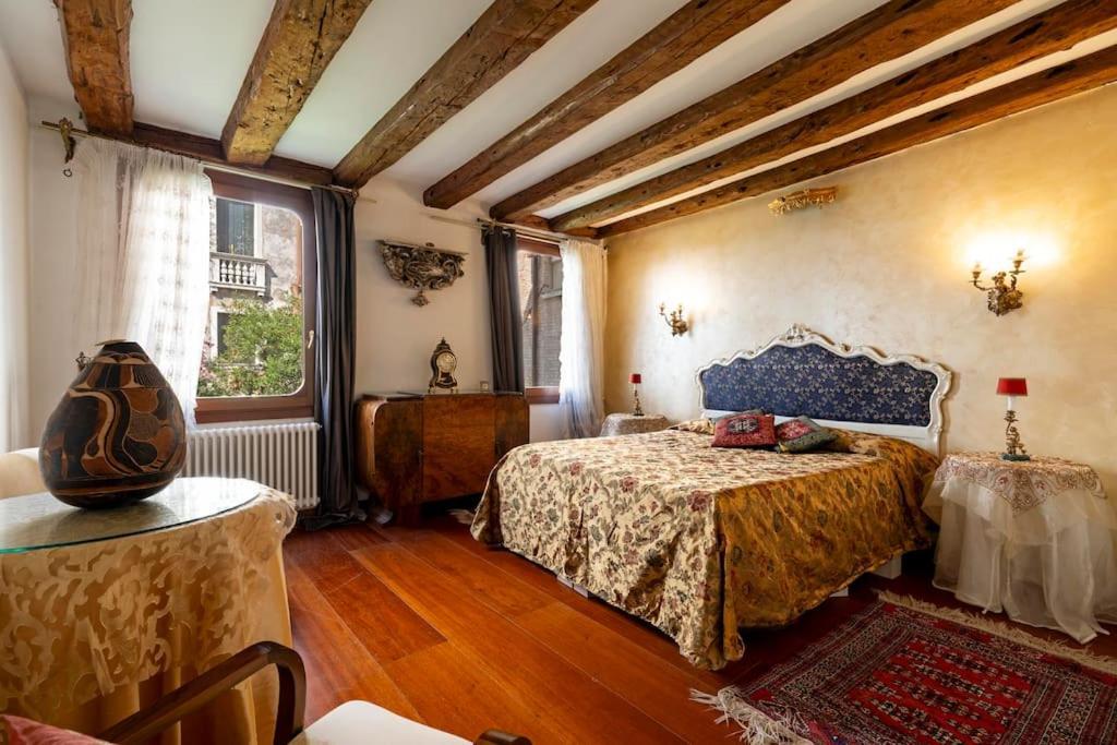 Ca' Mandorla 027042loc09523 Apartment Venice