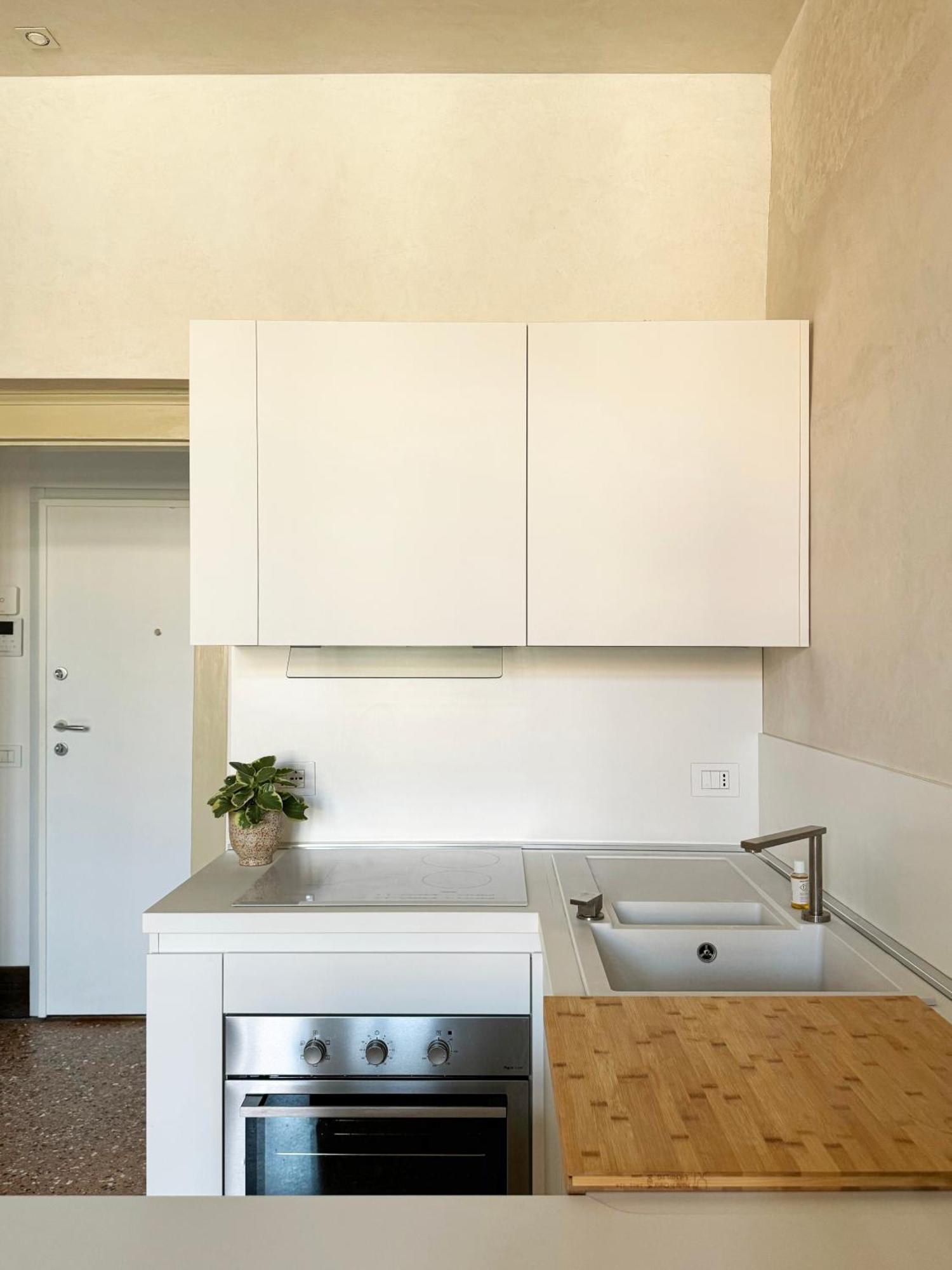Appartement Central Luxury ~ Jacuzzi + Patio A/c *
