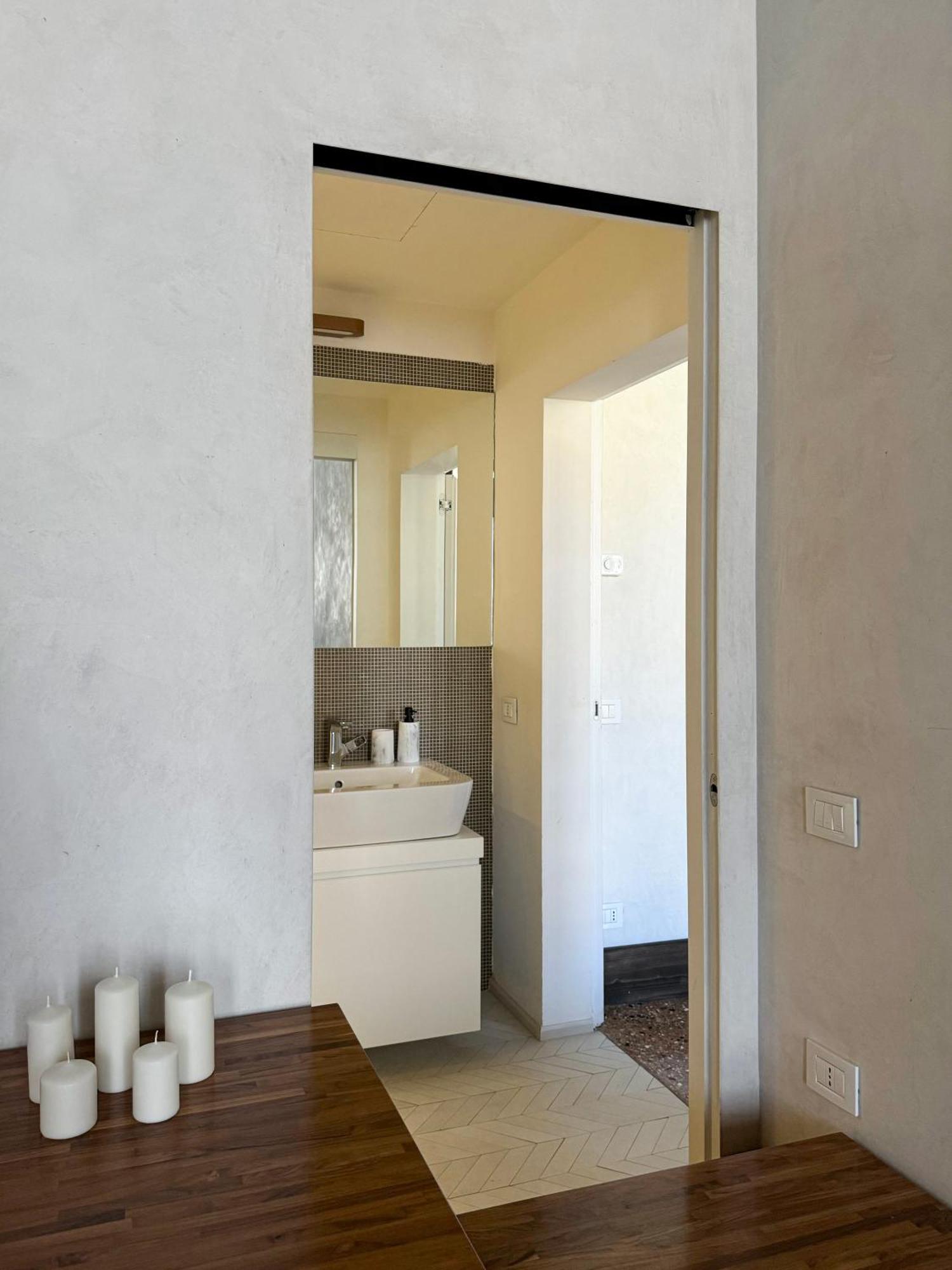Central Luxury ~ Jacuzzi + Patio A/c Appartement Venise