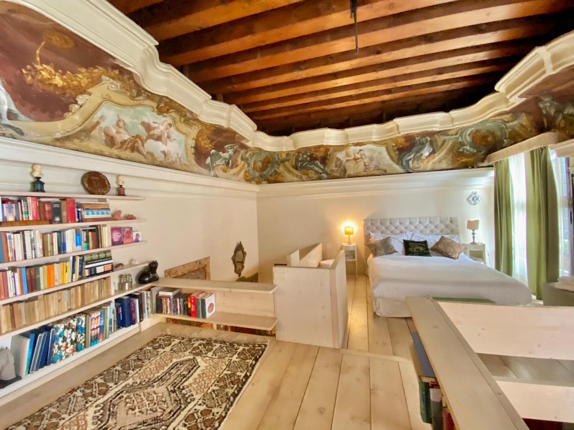 Palace Luxury *