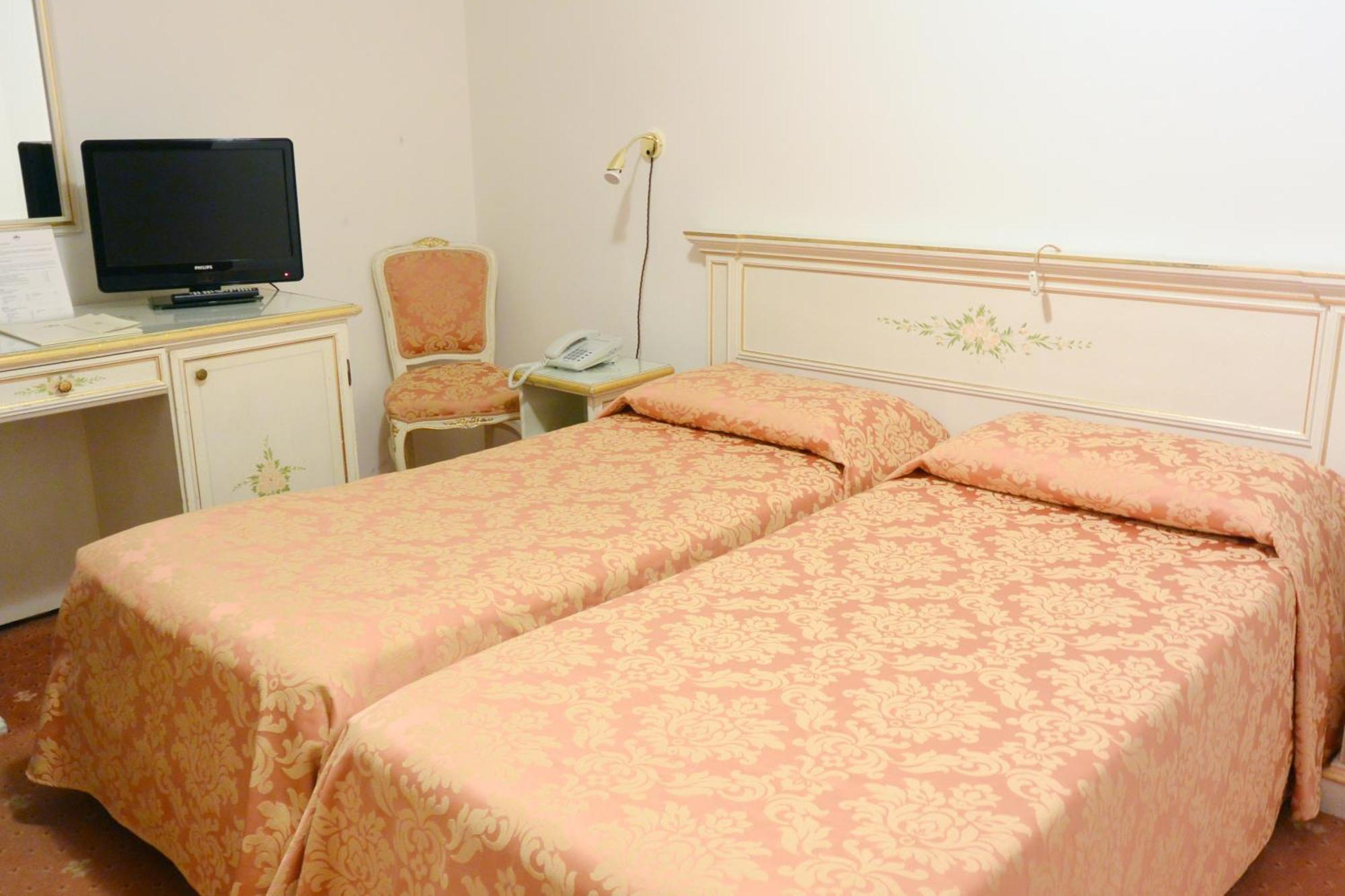 Ambassador Tre Rose 3* Venise