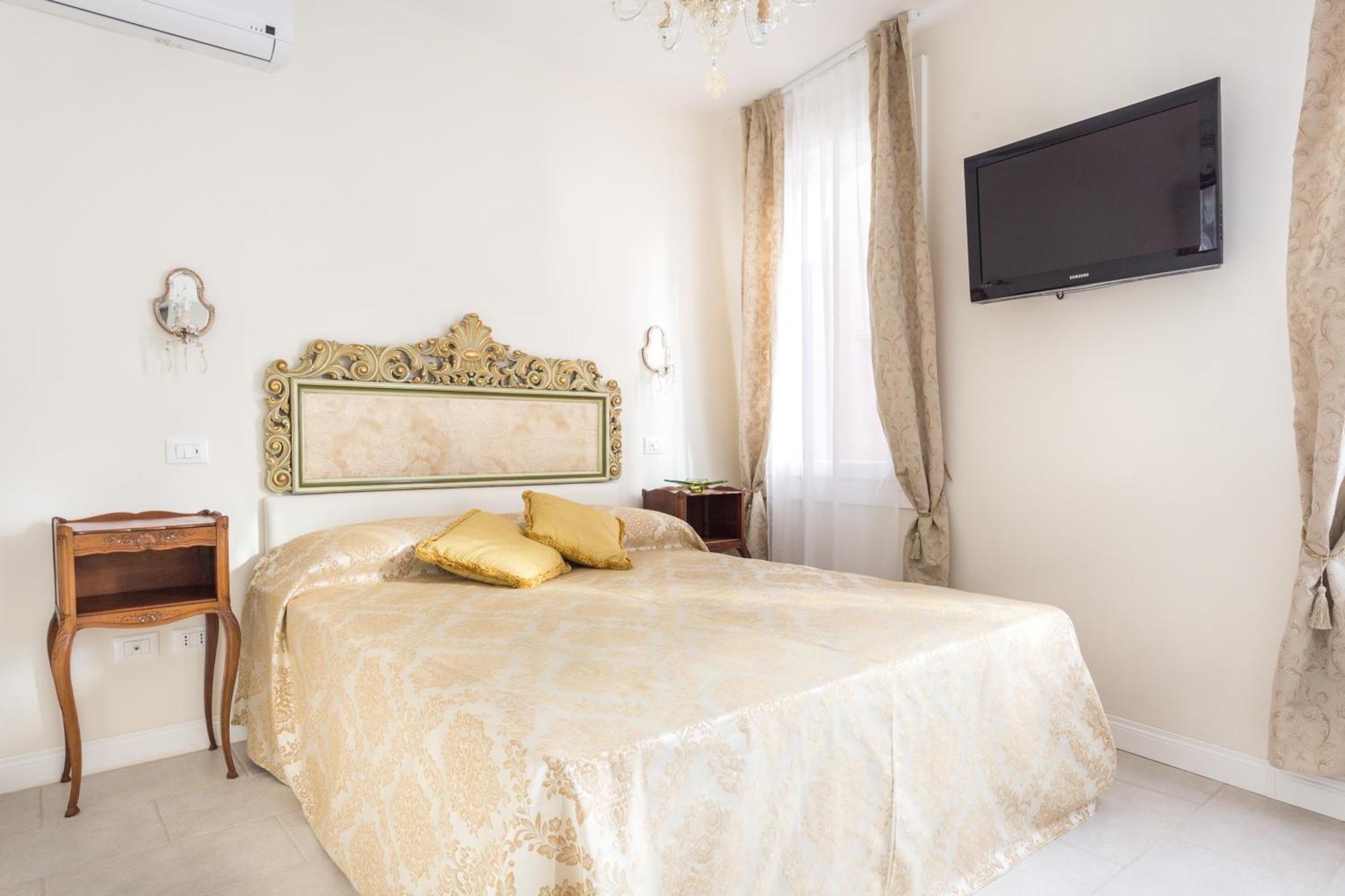 Michelle In Charming Appartement *