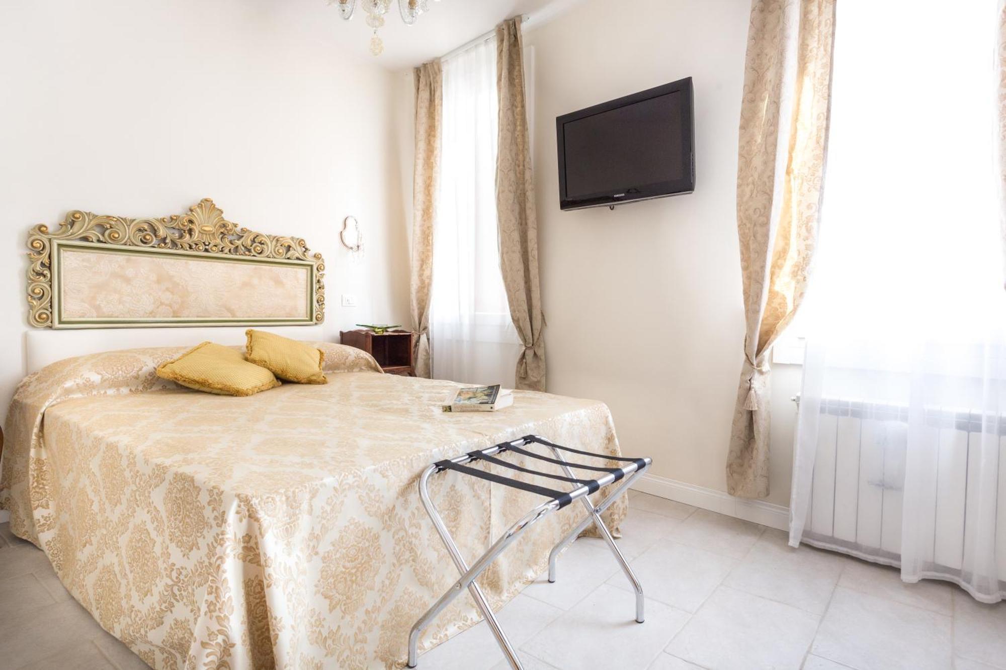 Michelle In Charming Appartement