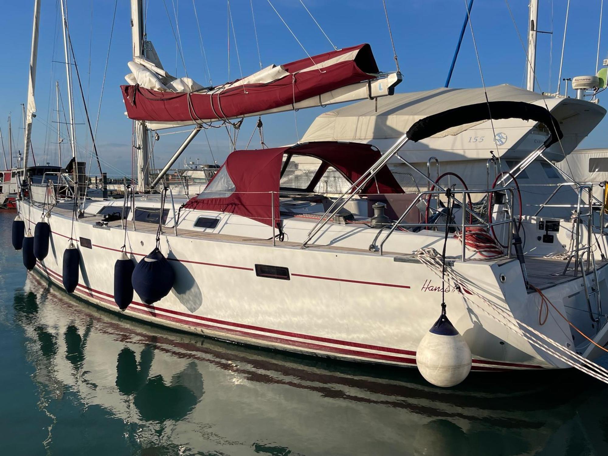 Botel Venice Boat Tour With Aperitif And Music Included On A Sailing Boat *