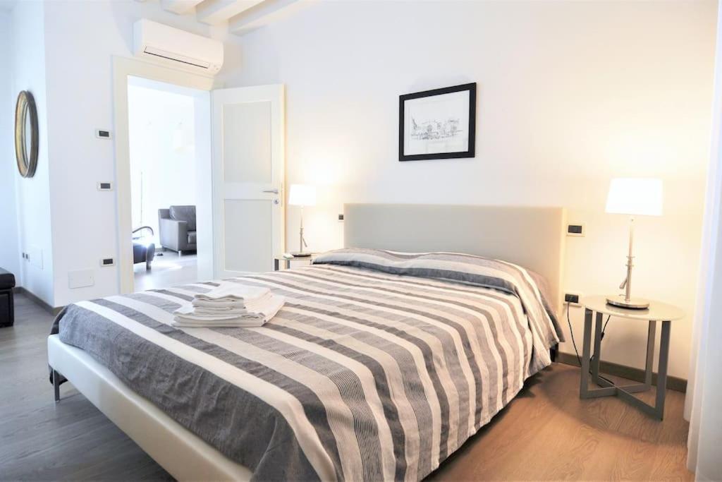 Stylish 100 Meters From San Marco Square Appartement Venetië