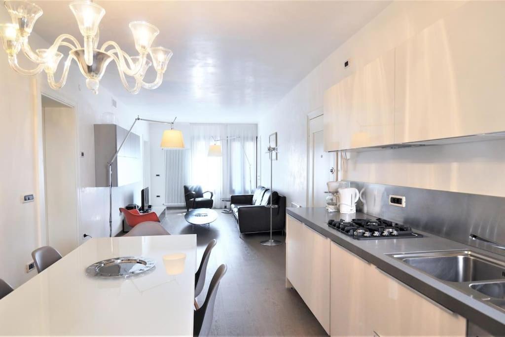 Stylish 100 Meters From San Marco Square Appartement Venetië