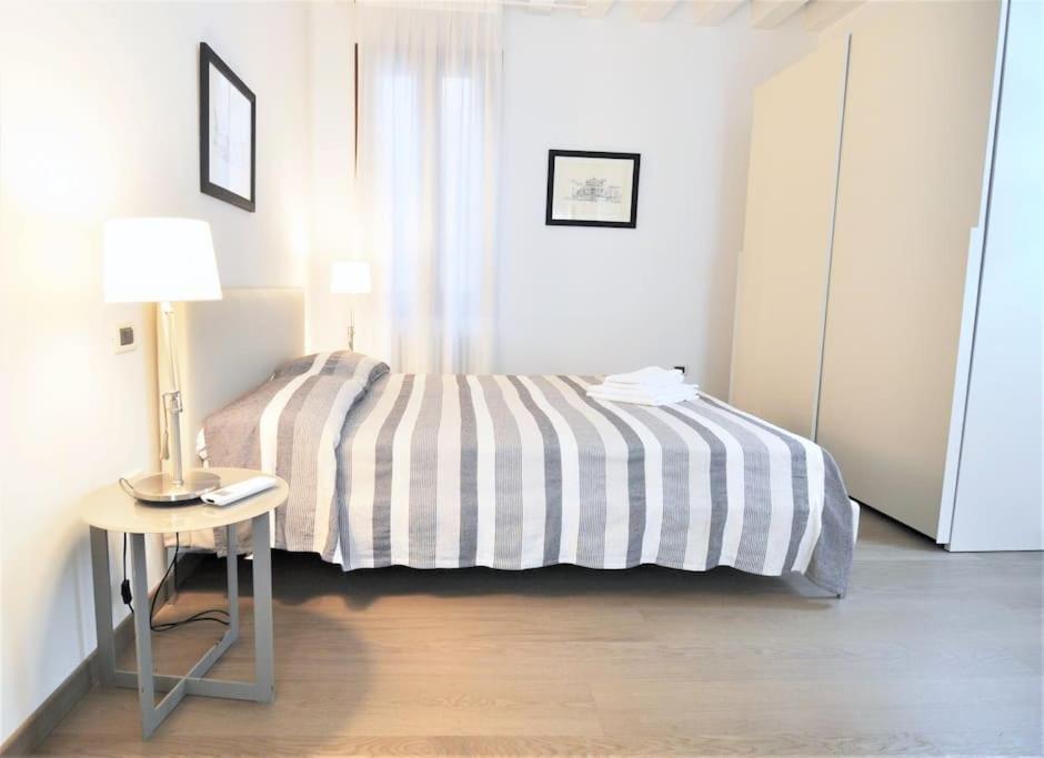 Stylish 100 Meters From San Marco Square Appartement