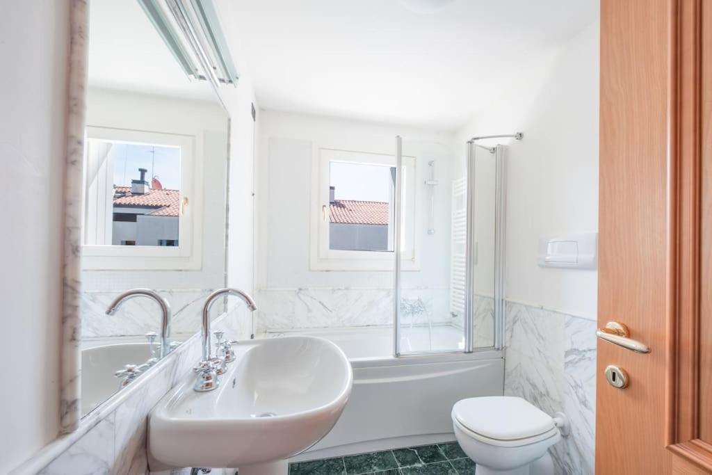 Apartment Ca' Altanella, Amazing Views From The Terrace!