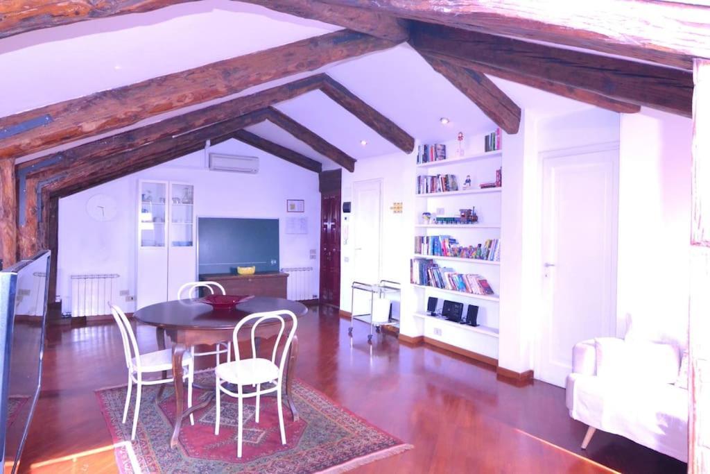 Appartement Breathtaking Terrace In Santa Margherita Square *