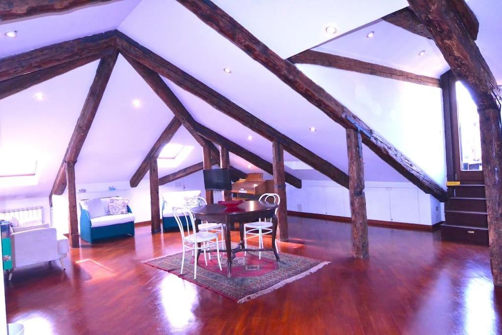 Appartement Breathtaking Terrace In Santa Margherita Square *