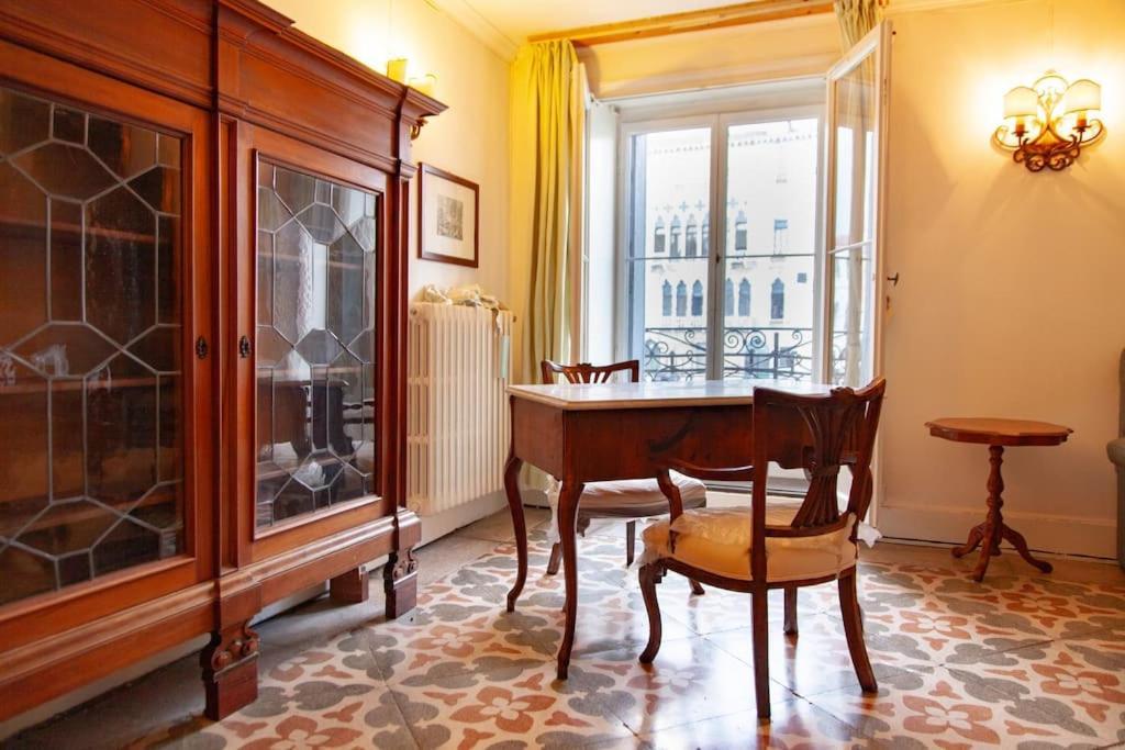 Apartment Ponte Di Rialto E Canal Grande-palazzo Benzon Venedig