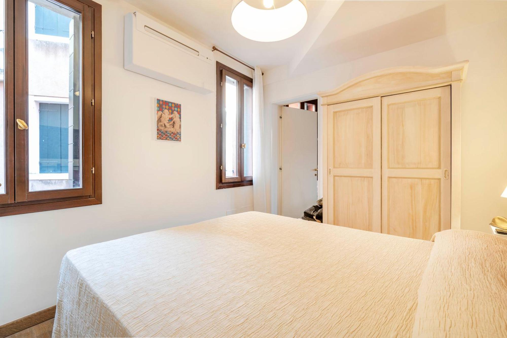 Contemporary In Ff * Venice