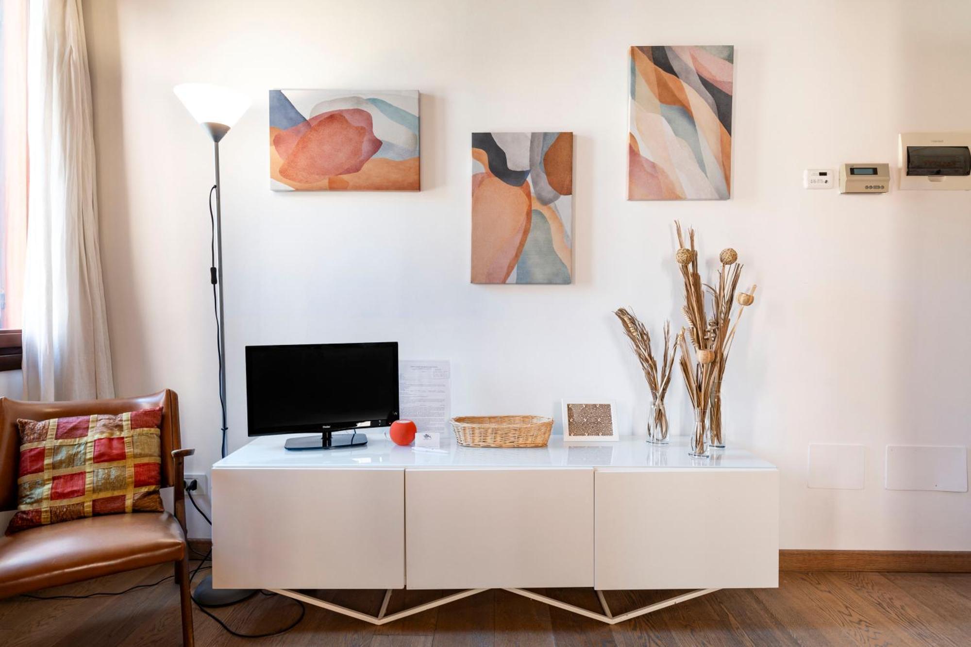 Contemporary In Ff * Venice
