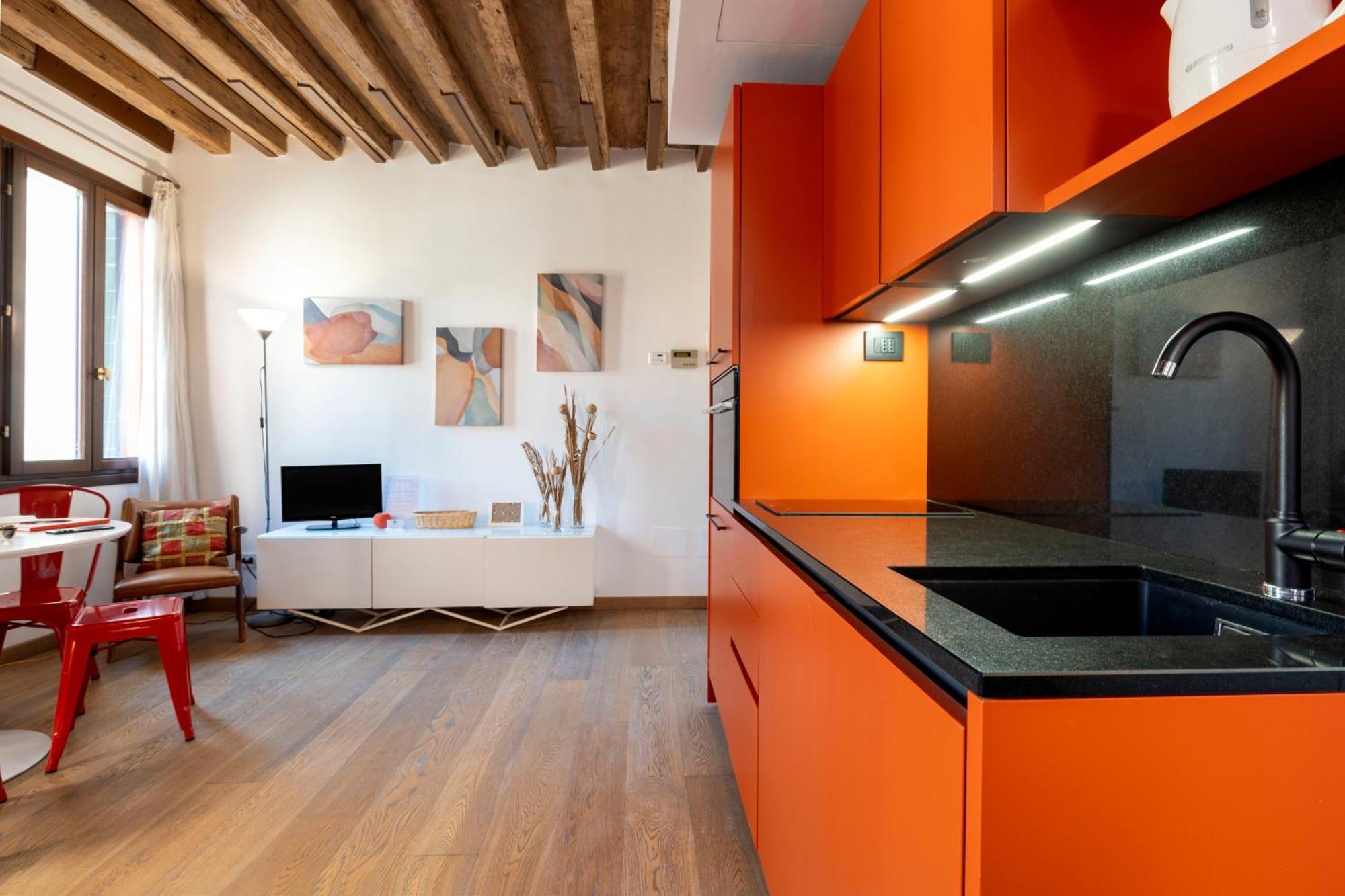Contemporary In Ff Apartment *