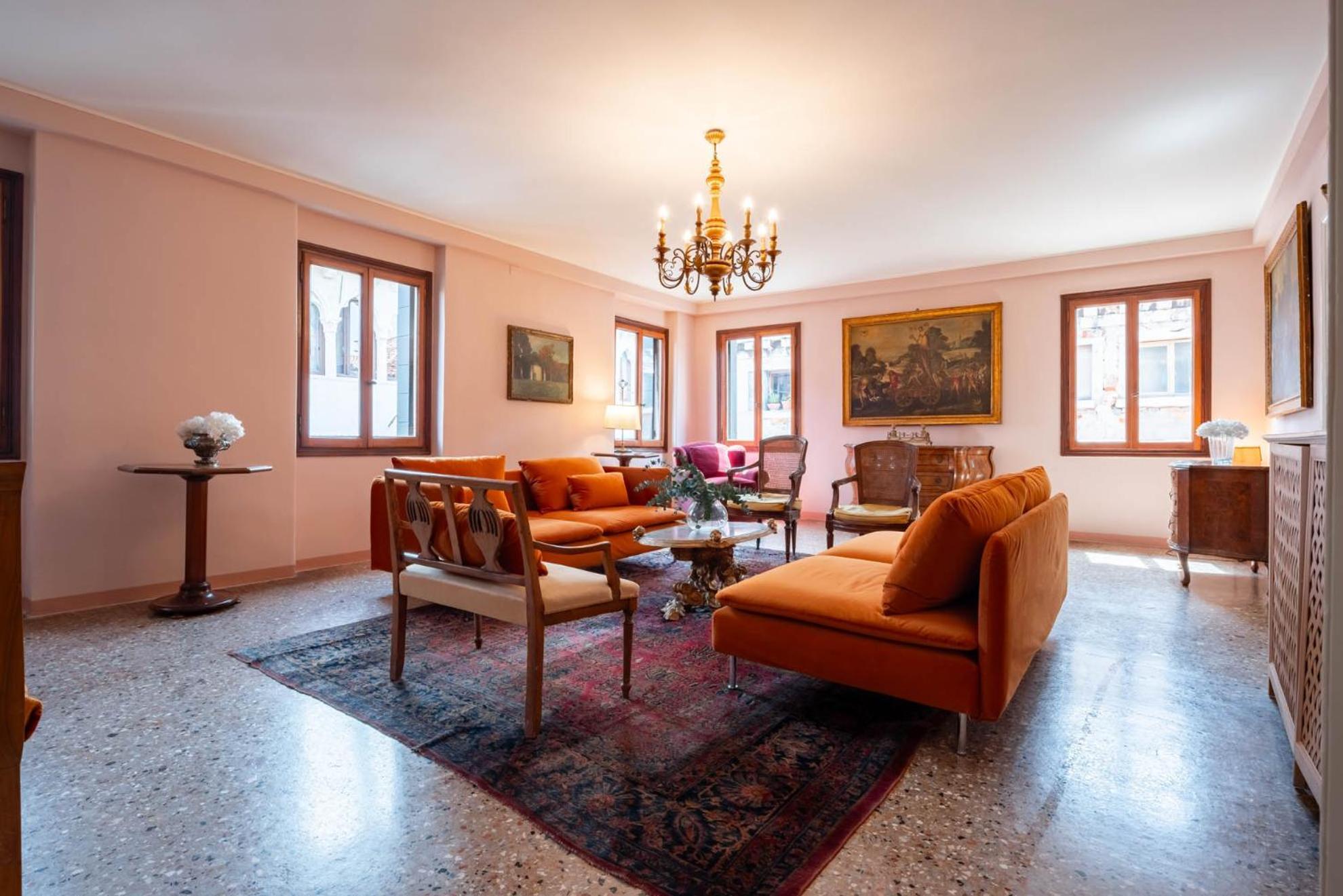 Sunbeam Palace Venice