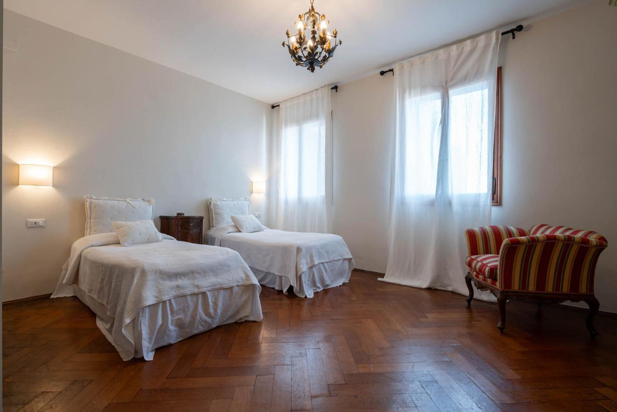 Sunbeam Palace Apartment
