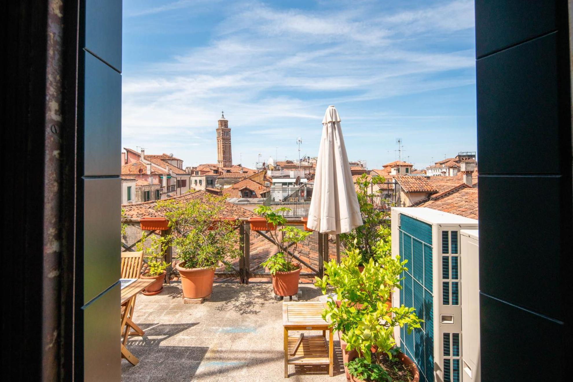 Apartment Sunbeam Palace Venice