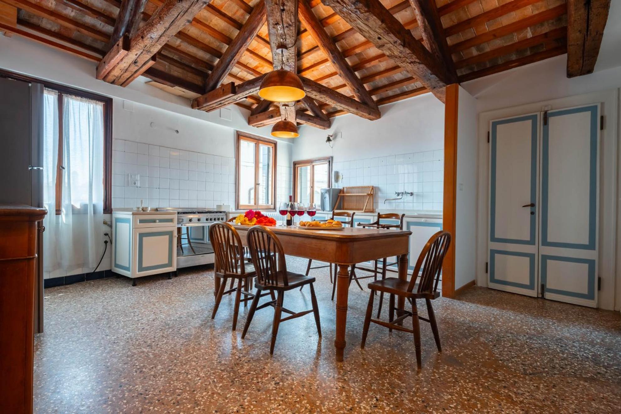 Sunbeam Palace Apartment
