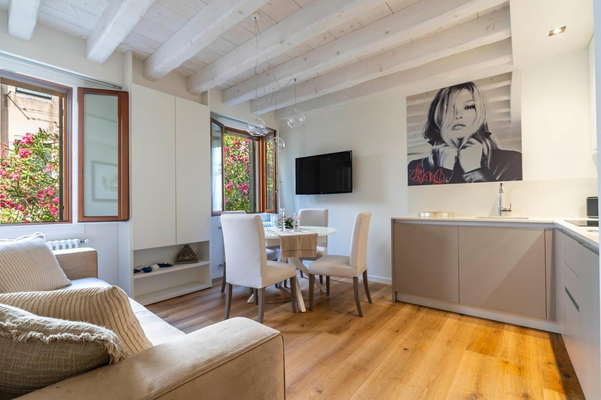 Angel's Luxury House