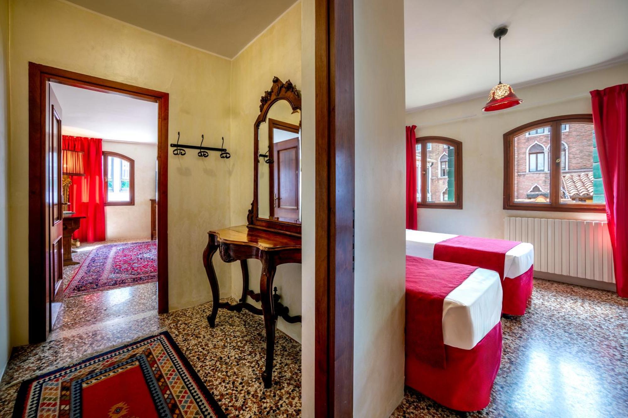 Palazzo San Luca 3* Venezia
