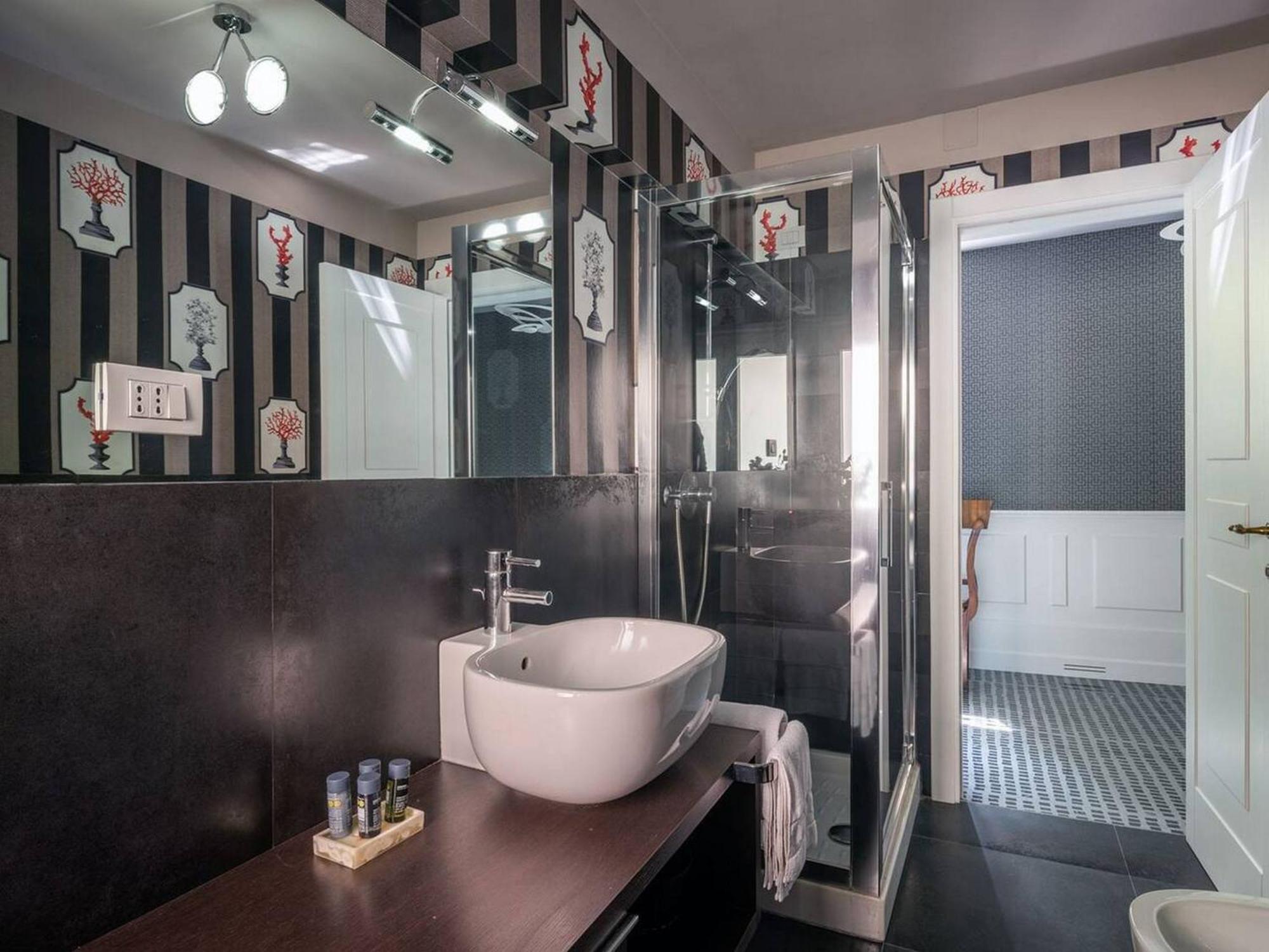 4br Large With A View - What'app - 0039-3512-039-610 - For Reservations! Appartement Venise