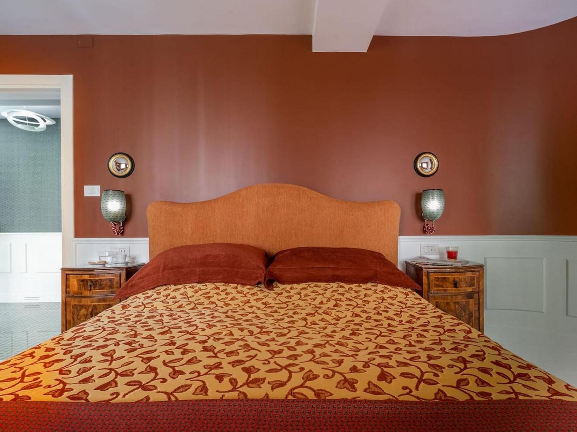 Appartement 4br Large With A View - What'app - 0039-3512-039-610 - For Reservations!