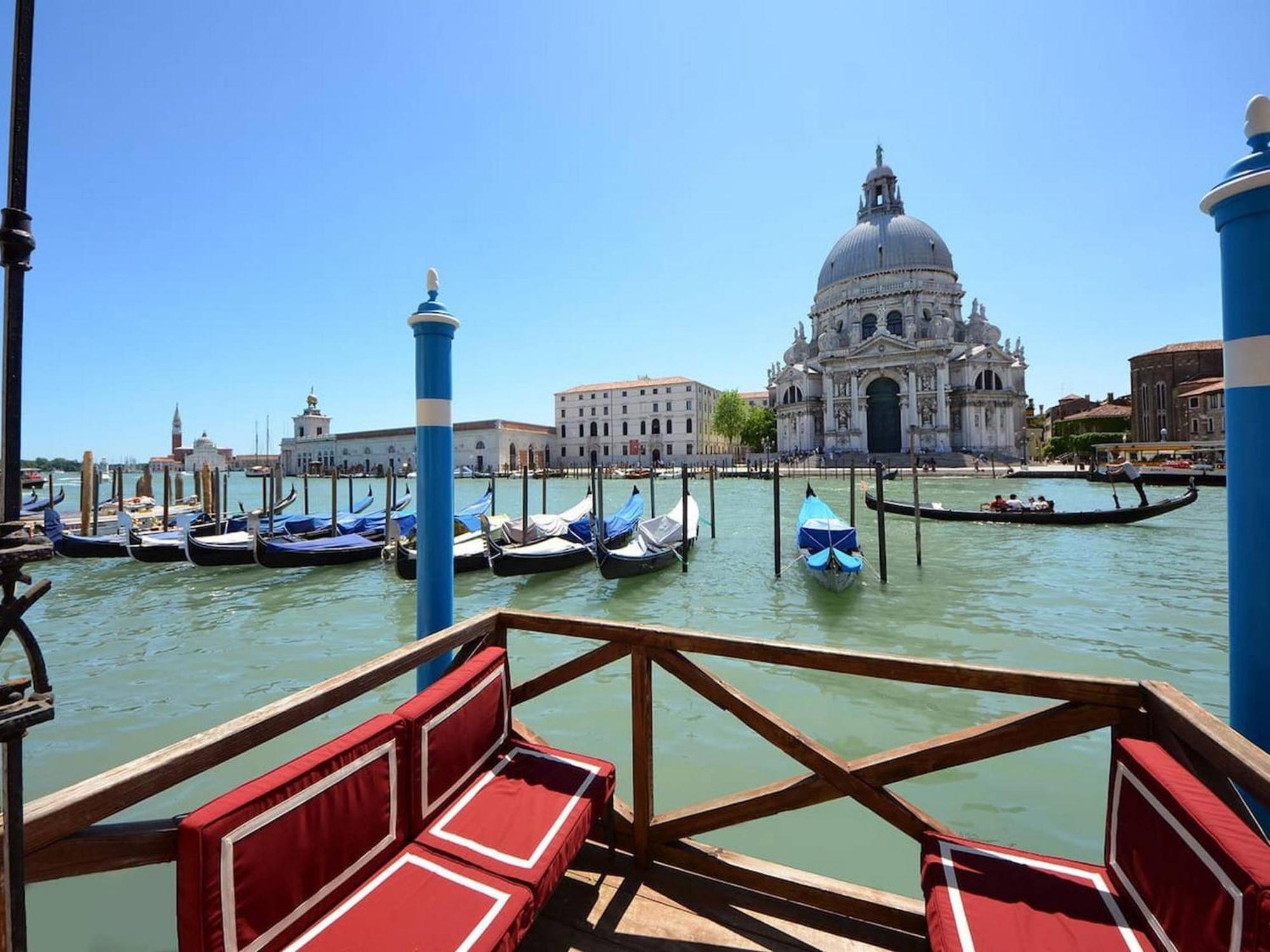 Appartement 4br Large With A View - What'app - 0039-3512-039-610 - For Reservations!