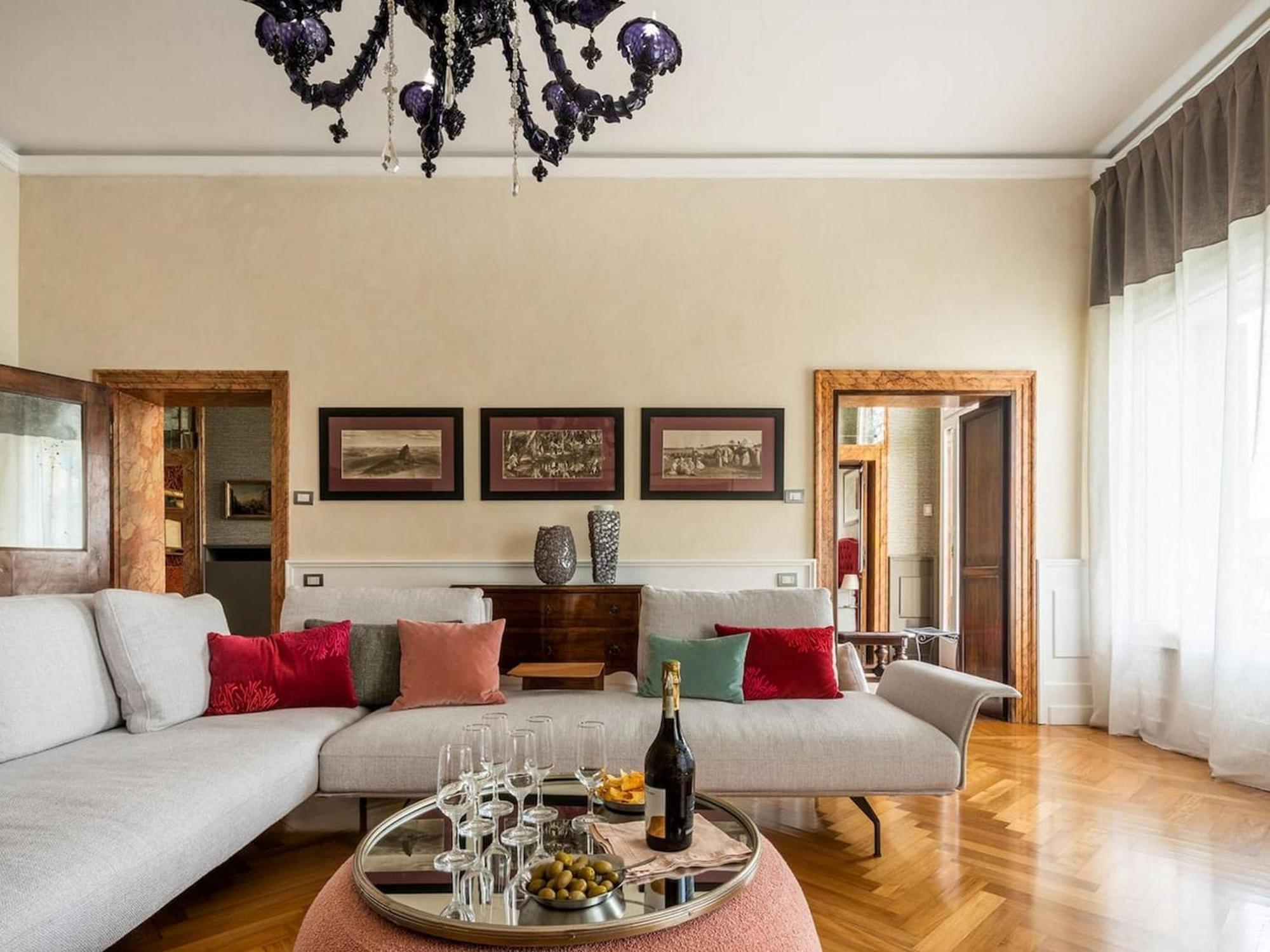 Appartement 4br Large With A View - What'app - 0039-3512-039-610 - For Reservations! *