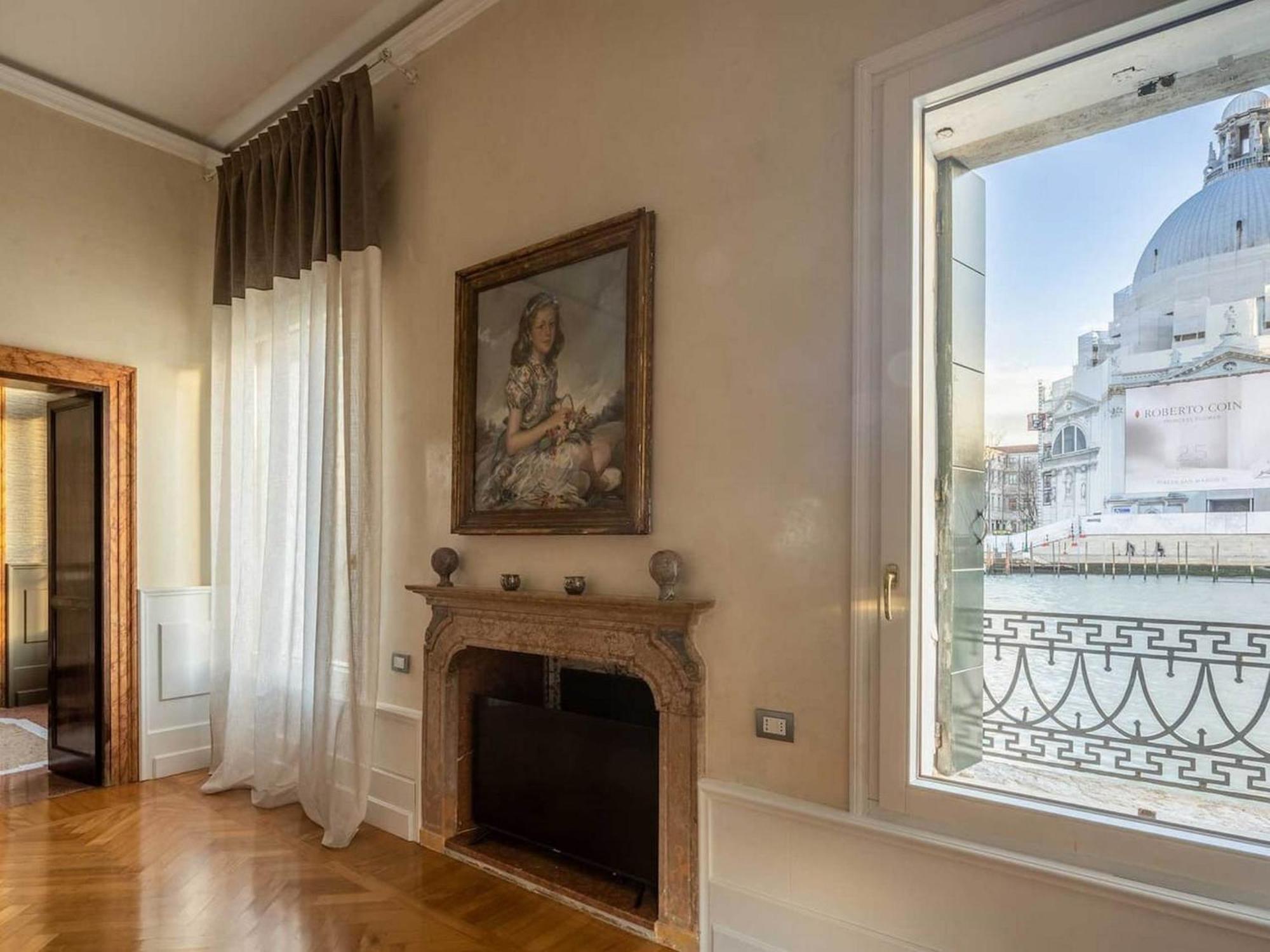 Appartement 4br Large With A View - What'app - 0039-3512-039-610 - For Reservations! Venise